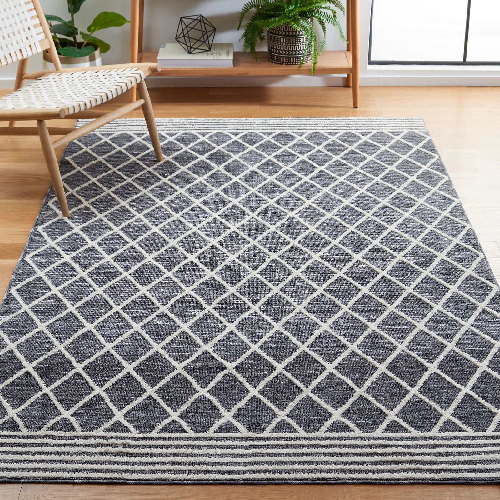 Elevates the room with a gray and ivory lattice design and tailored striped ends || ECR112F-5 || top_room