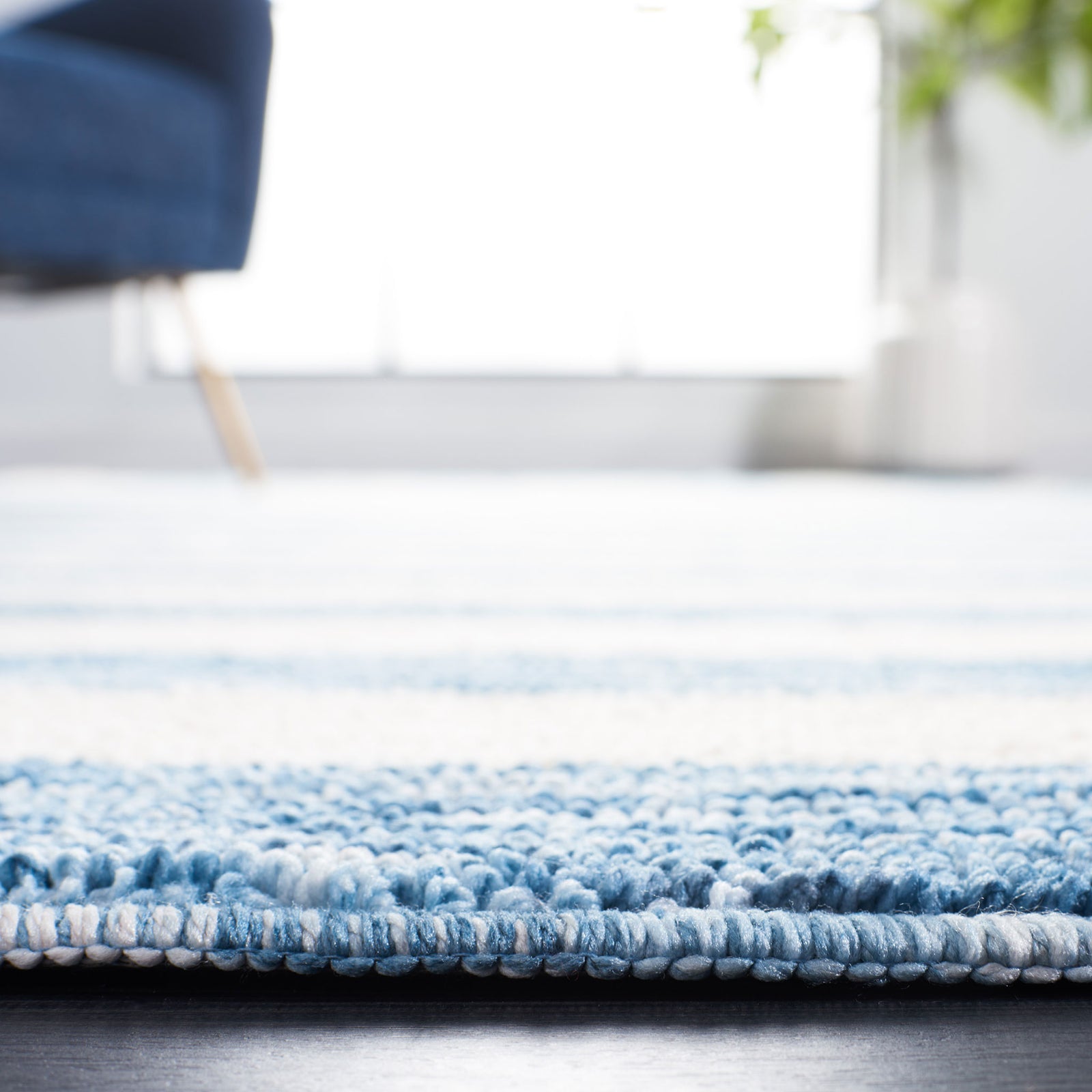 Low, cushioned pile offers a smooth underfoot feel while maintaining crisp, even stripes || ECR115L-5 || detail_room