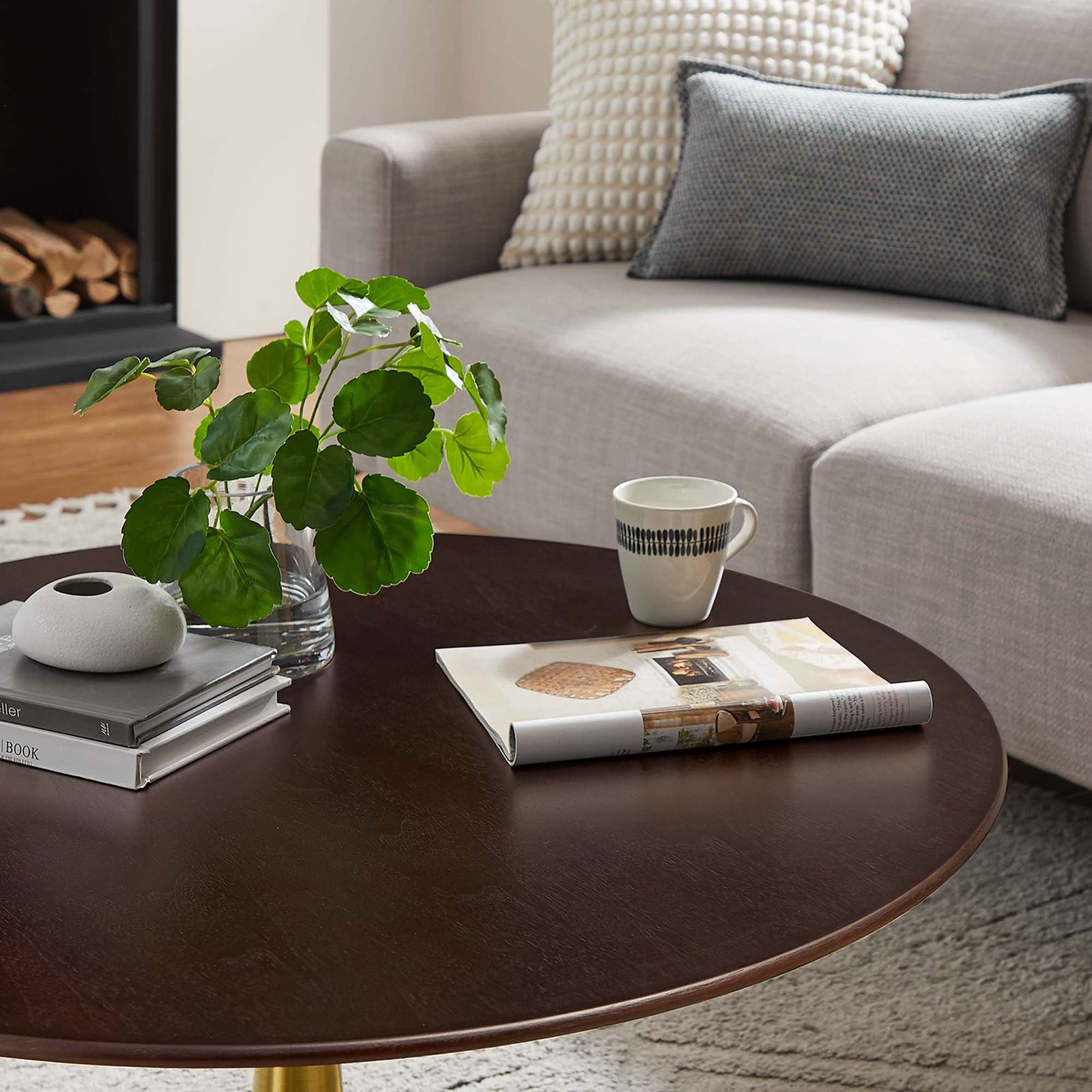 Smooth cherry walnut surface is perfect for coffee, decor, and everyday living || EEI-5244-GLD-CHE || detail_room