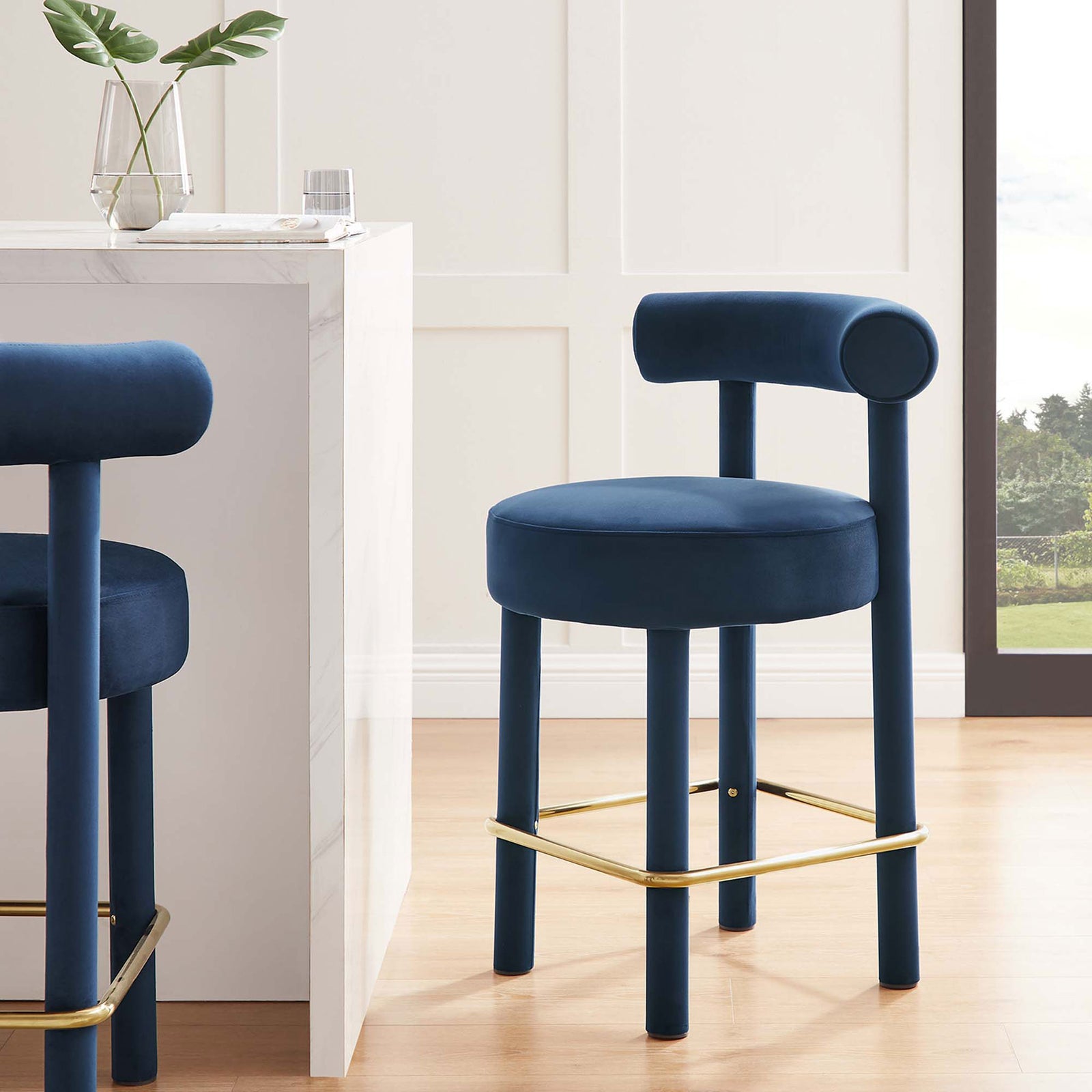 Elevates the kitchen island with plush midnight blue velvet and a gleaming gold accent || EEI-6384-MID-GLD || front_room