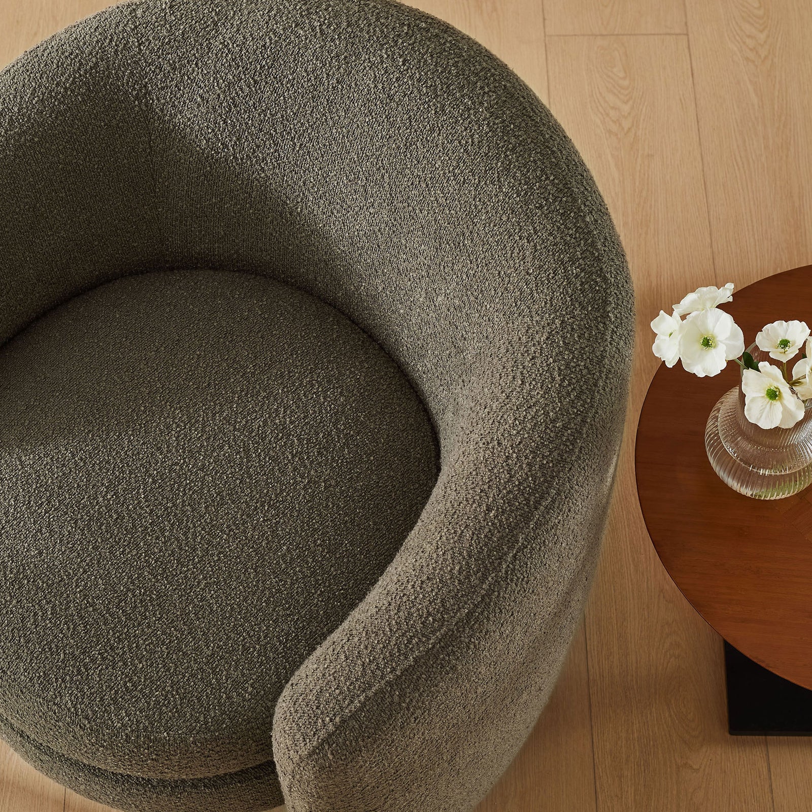 Pebble boucle texture and sculpted curves bring warm, tactile character to modern decor || EEI-6666-PEB || detail_room