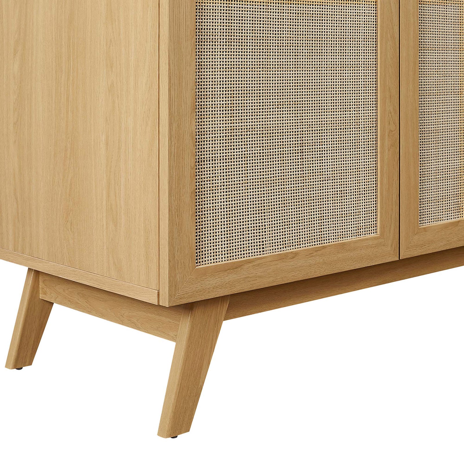Tapered splayed legs in oak finish with protective foot caps || EEI-6718-OAK-BLK || leg_studio
