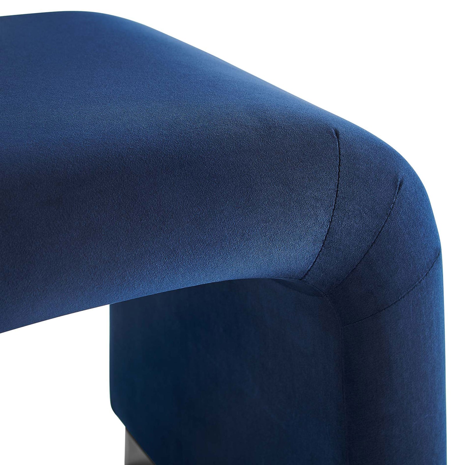 Soft performance velvet with refined stitching at the curved corner || EEI-6733-BLK-MID || detail_studio
