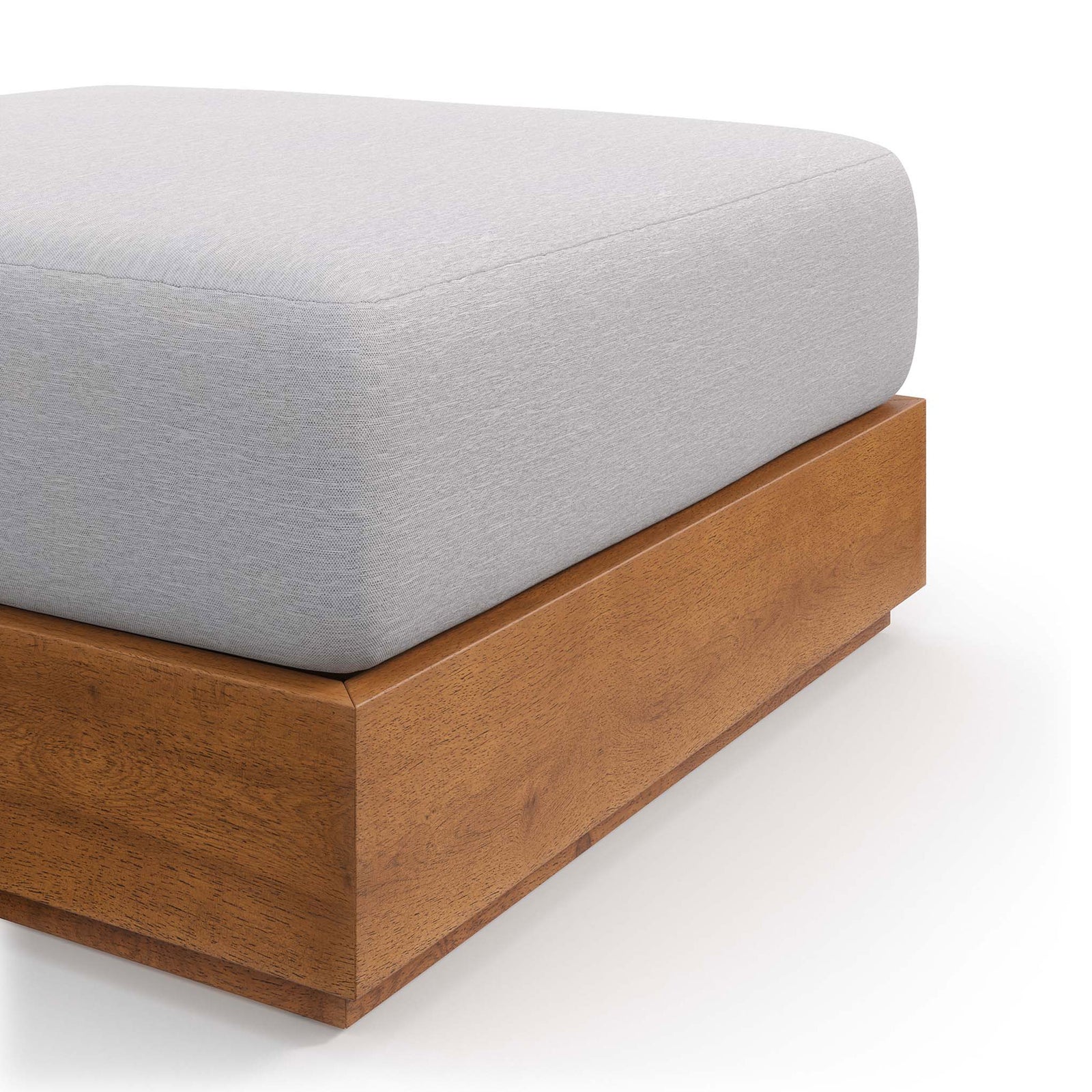 Smooth acacia frame meets neatly tailored light gray cushion for a refined outdoor accent || EEI-6785-NAT-LGR || detail_studio