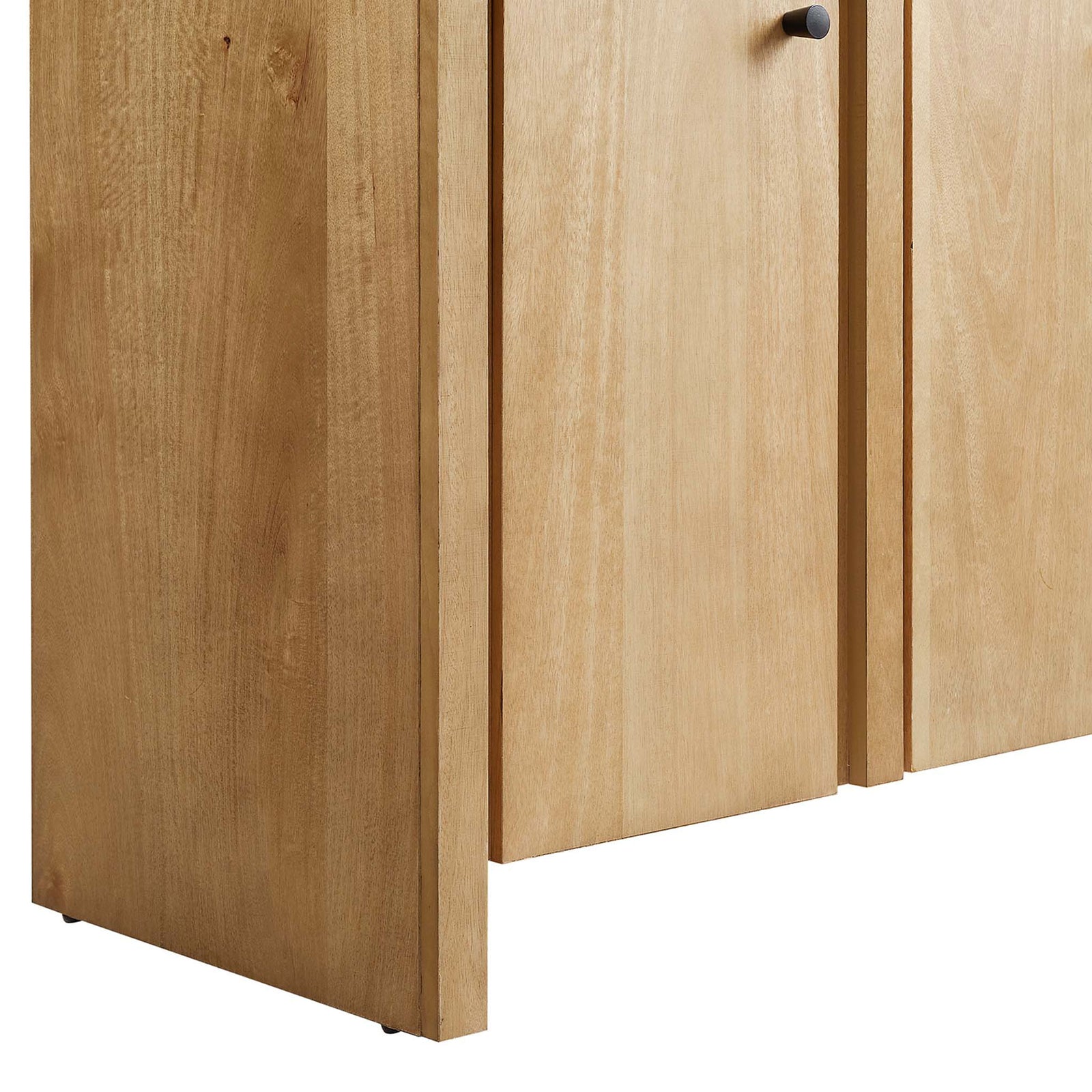 Sturdy base and flush plinth with natural oak wood grain and soft matte knob hardware || EEI-6792-OAK-WHI || leg_studio