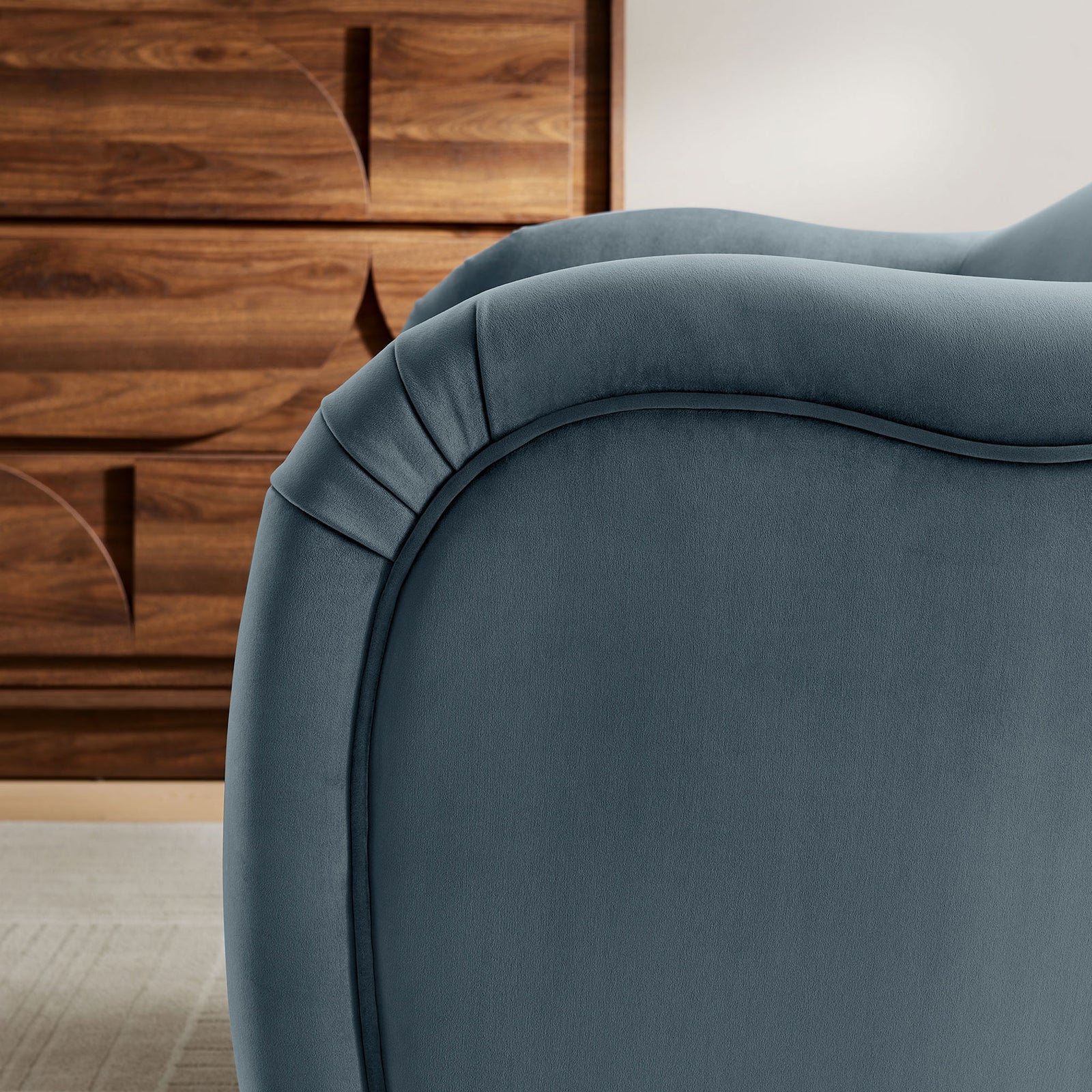 Graceful pleats and smooth, supple velvet add a tailored touch to the arm || EEI-7074-CAB || detail_room