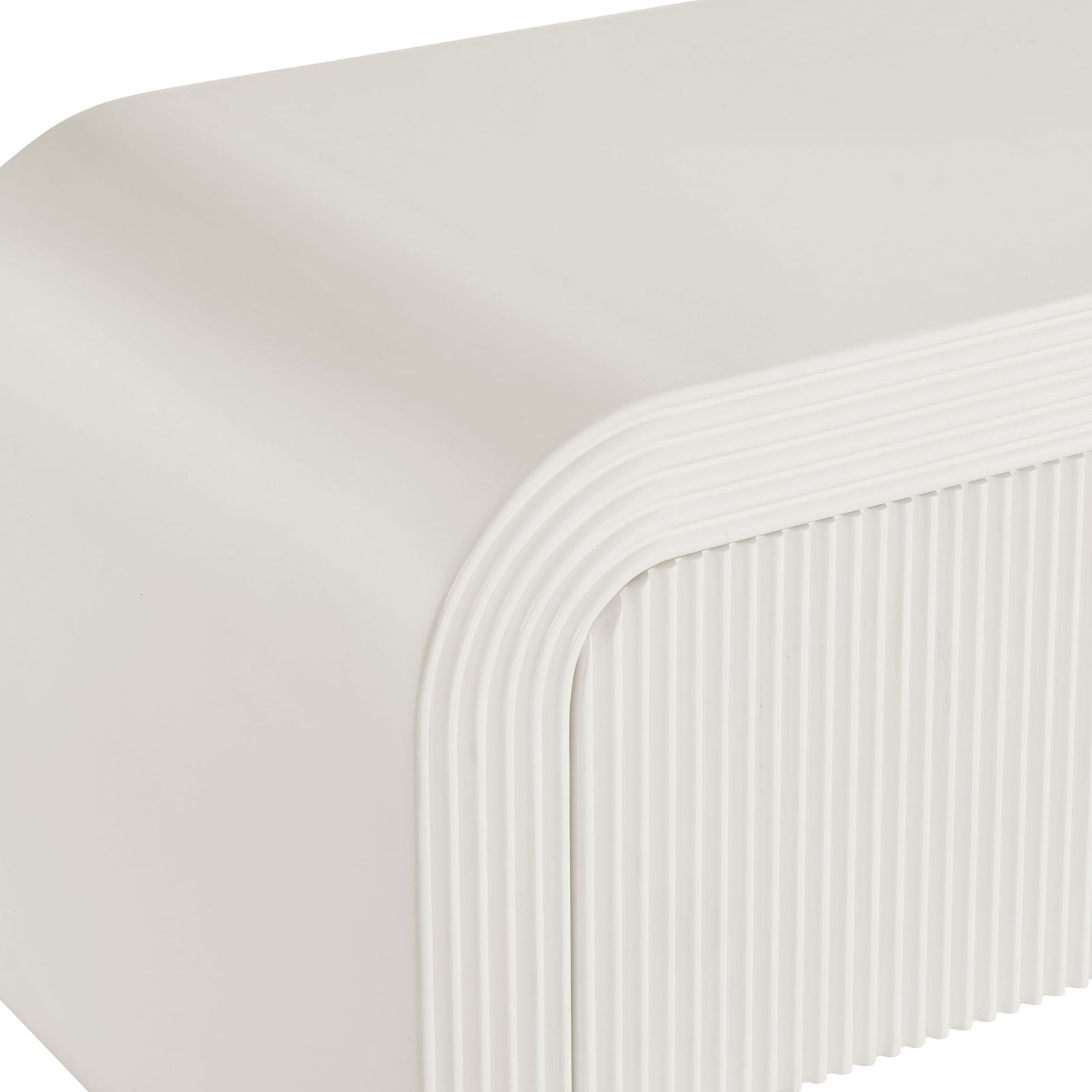 White matte waterfall edge seamlessly flows into refined fluted door detailing || EEI-7199-IVO || detail_studio