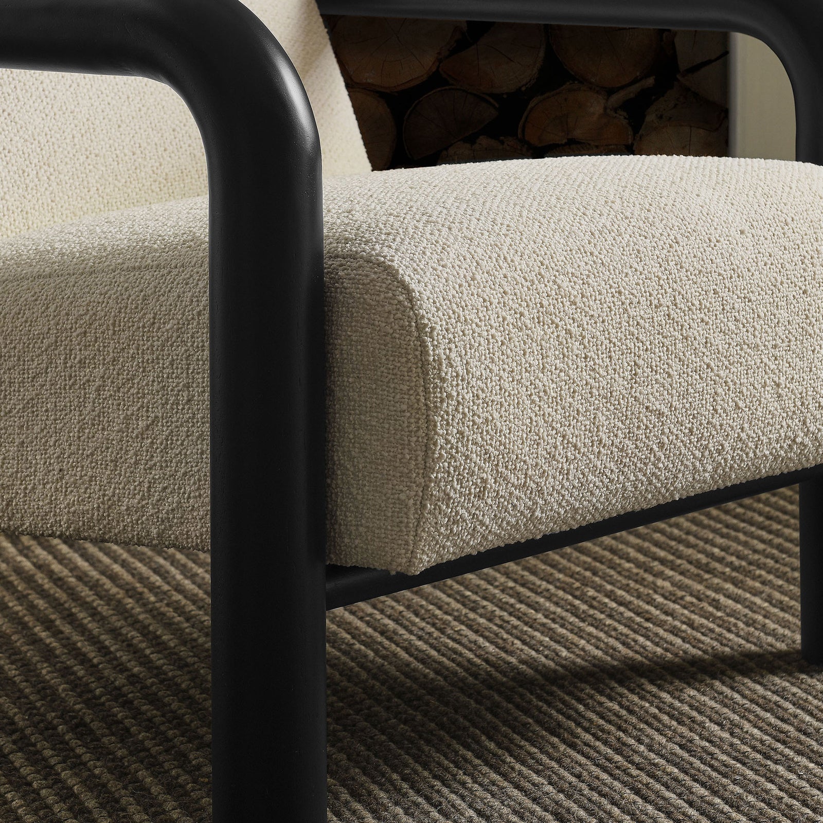 Textured cream boucle and rounded black wood arm bring modern warmth to everyday lounging || EEI-7391-CRE-BLK || detail_room