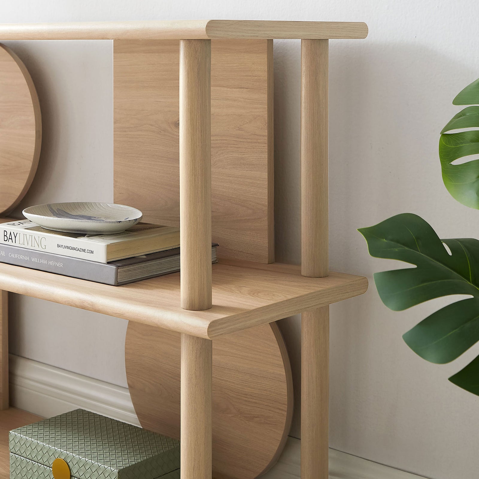 Geometric back panels and rounded posts pair with decor for a clean, modern look || EEI-7433-LOA || detail_room