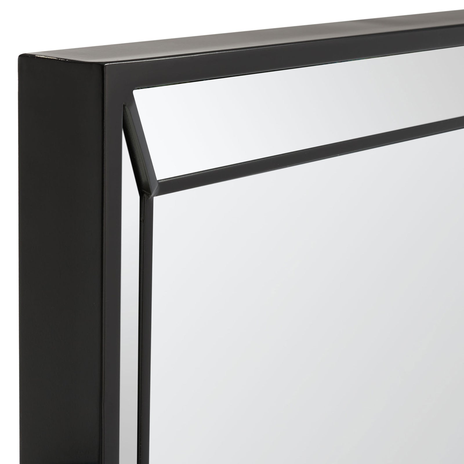Black metal framing and diagonal corner detailing surround the inset mirrored center. || MRR2004B || detail_studio