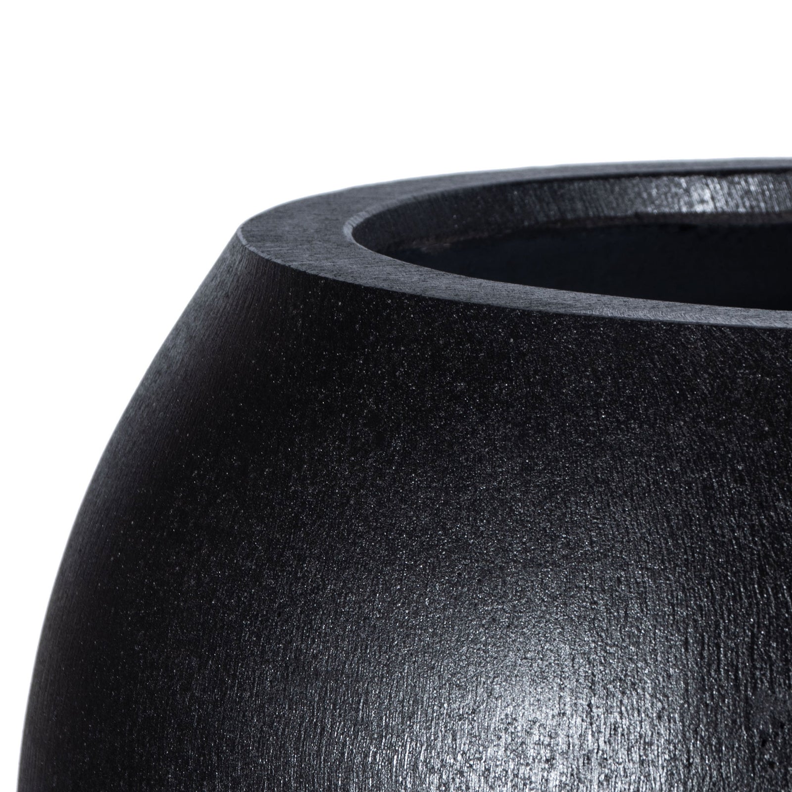 A broad black lip surrounds the opening, contrasting with the planter's subtle surface sheen. || PAT1519A || detail_studio