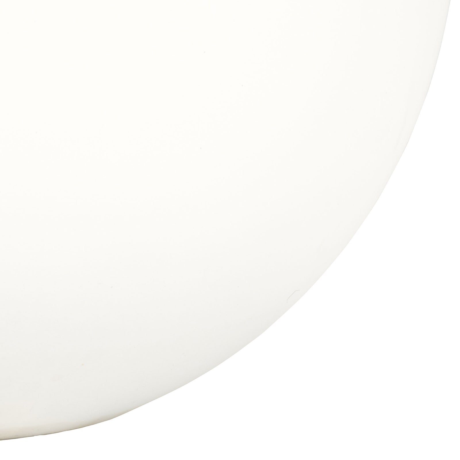 The large white planter rounds down to a subtle base beneath its sculptural body. || PAT1519C || leg_studio