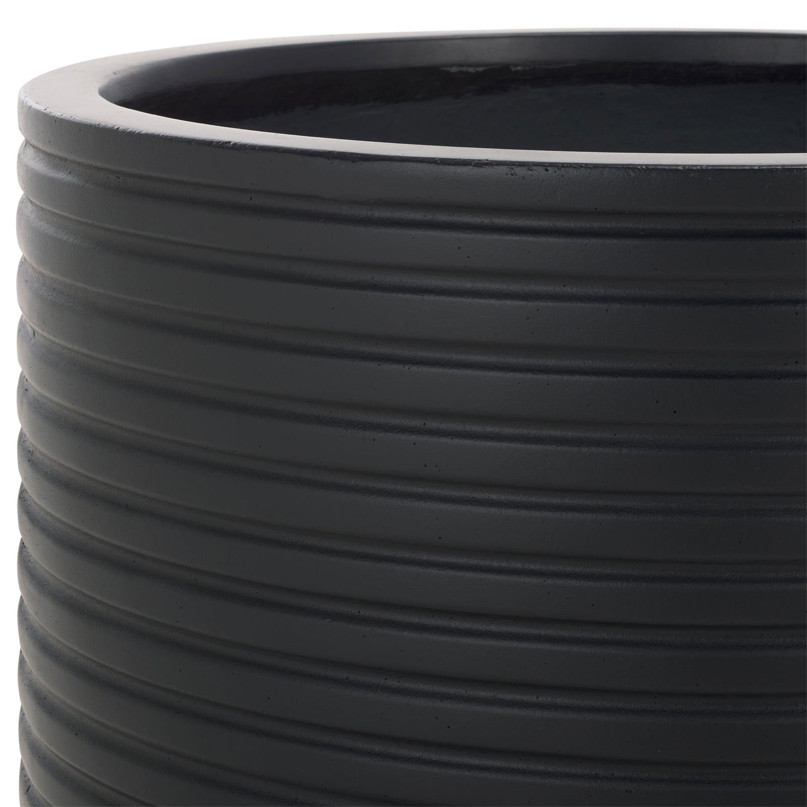 A bold black rim and tightly spaced horizontal grooves give the planter a clean, modern finish || PAT1530A-SET2 || detail_studio