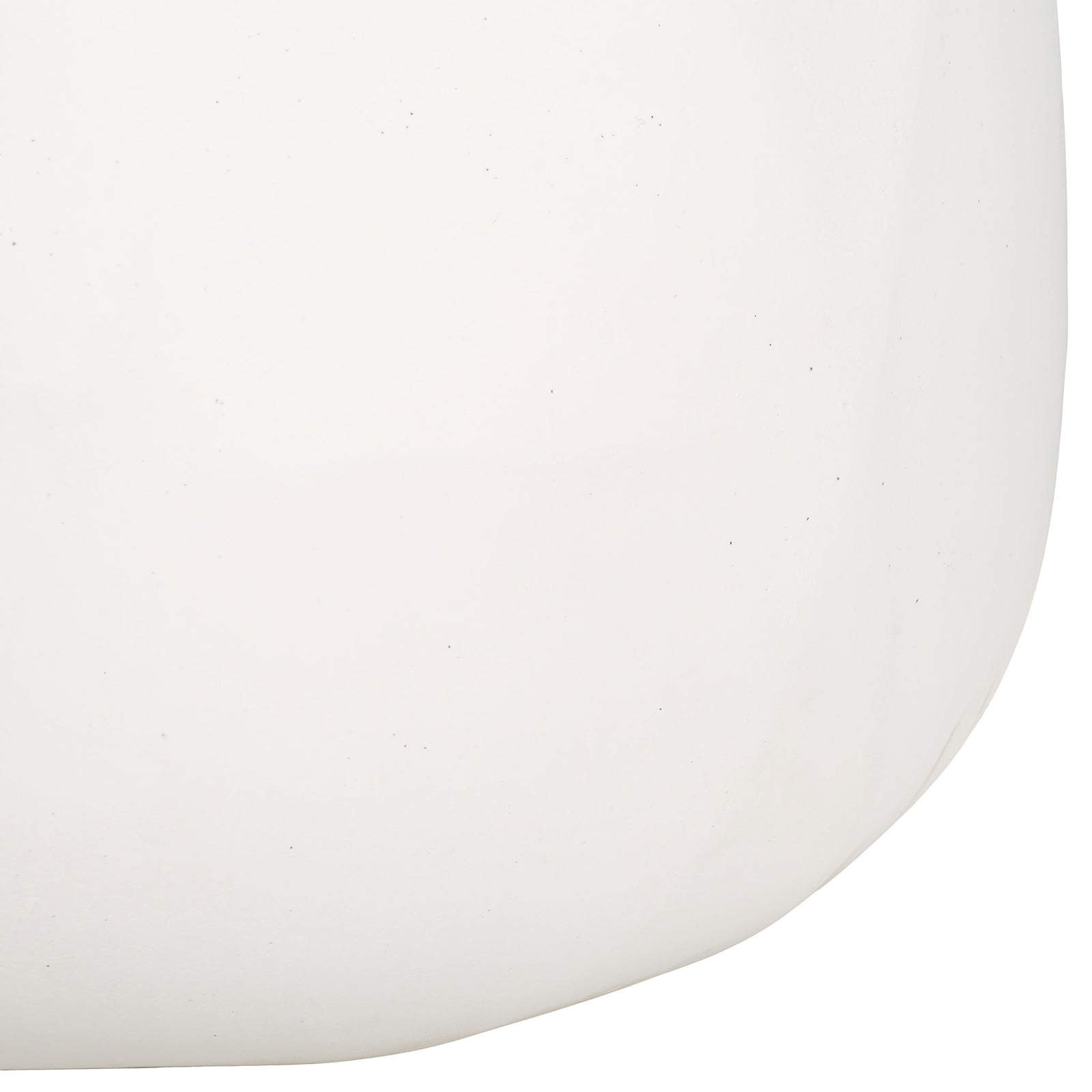 A softly curved base gives the white planter its clean, sculptural profile. || PAT1536C-SET2 || leg_studio