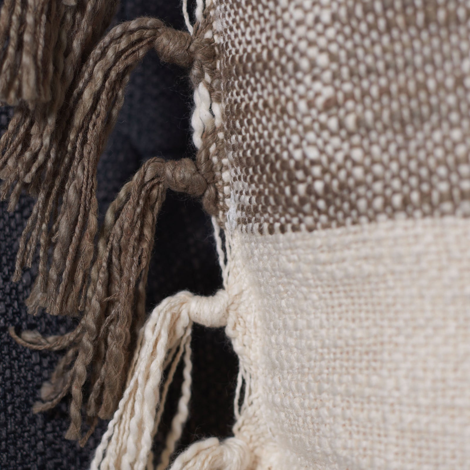 Knotted taupe and cream fringe accents contrasting woven panels || PLS6532A-1818 || detail_room