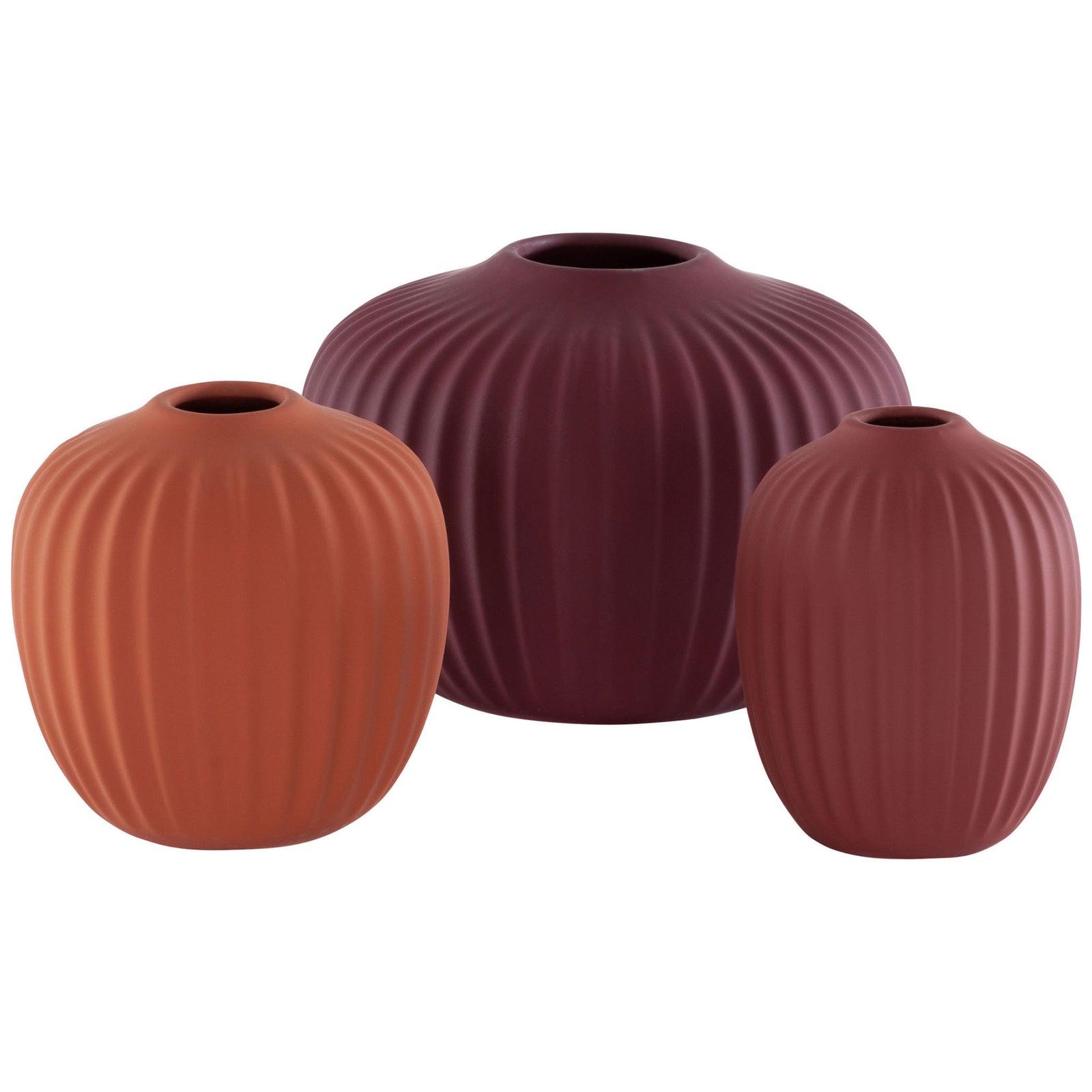 Three rounded ceramic vases in plum, terracotta, and dusty rose with sculptural fluting || RDC4000C-SET3 || front_studio