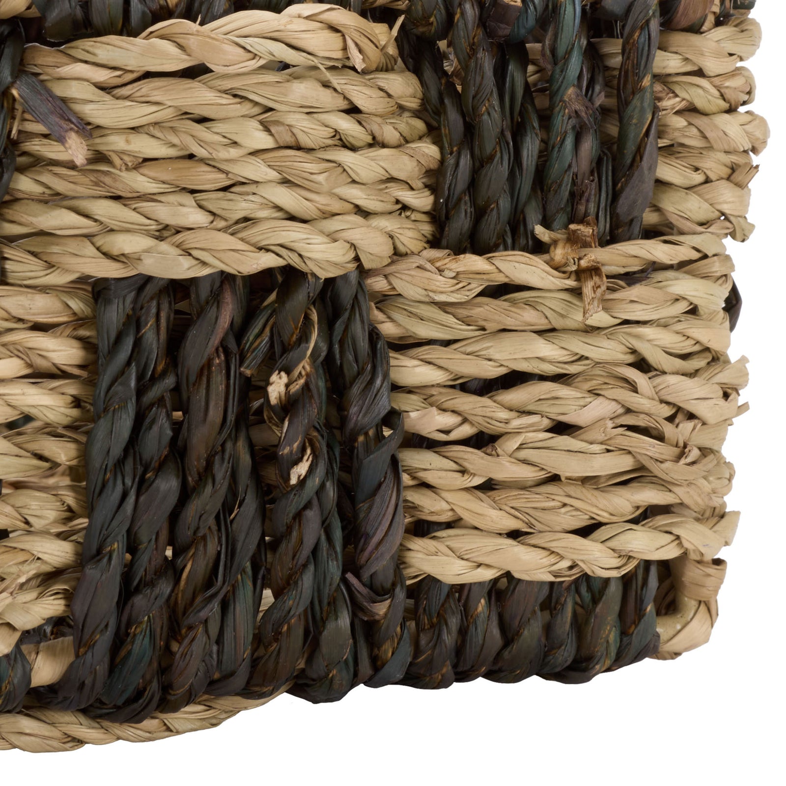 Thick natural and dark seagrass strands create a sturdy, textured basket base || STG1820A || detail_studio