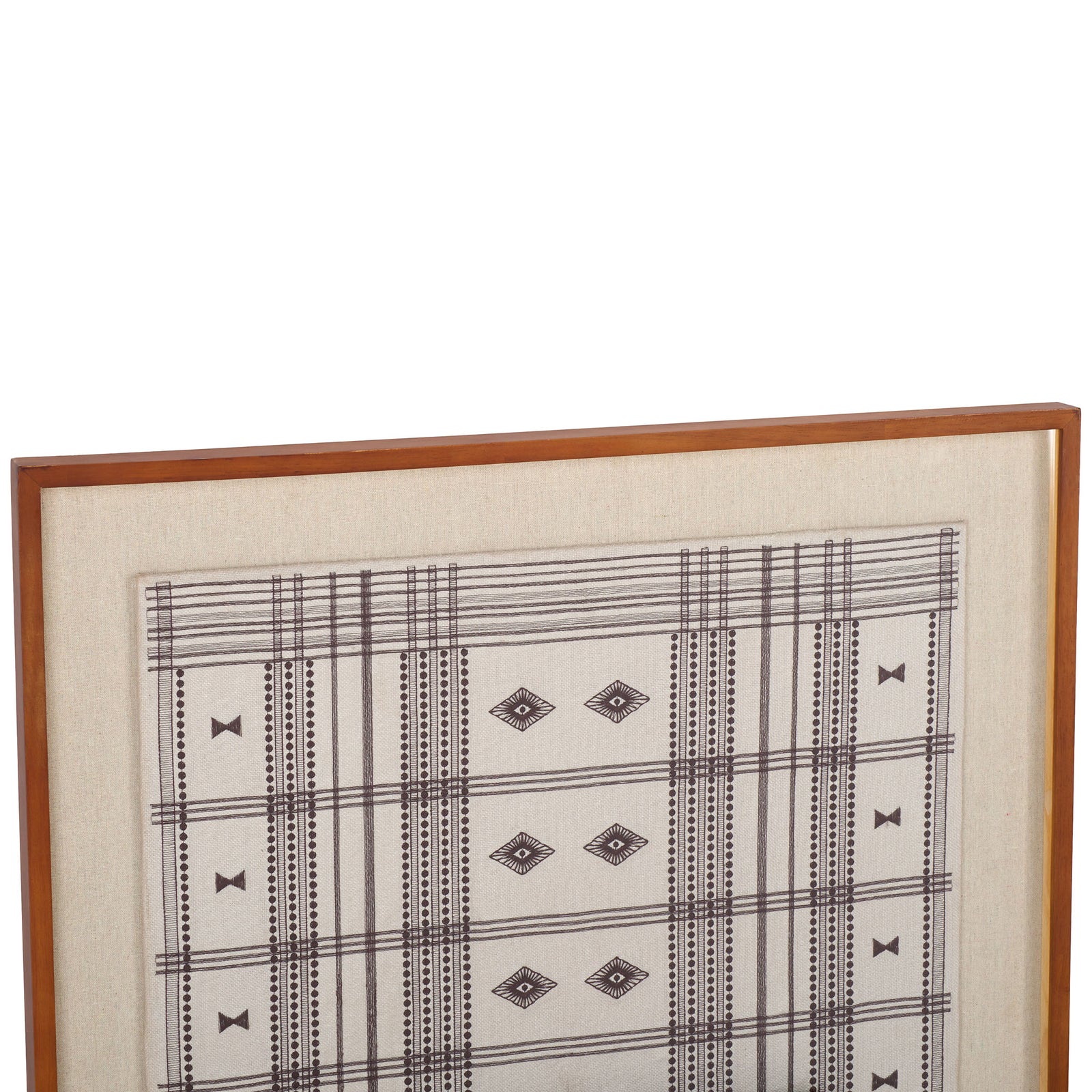 Layered brown stripes, dotted lines and small diamond motifs enrich the cream textile design || WLA1904A || detail_studio
