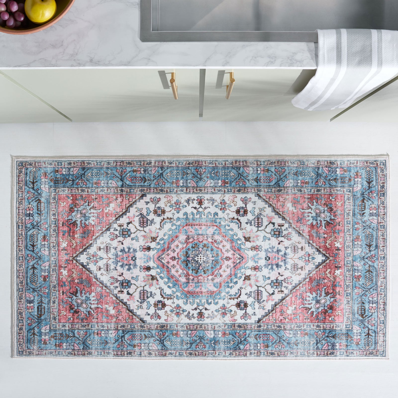 Compact accent rug adds lively color and pattern with a balanced medallion and border || WPR322K-3 || top_room