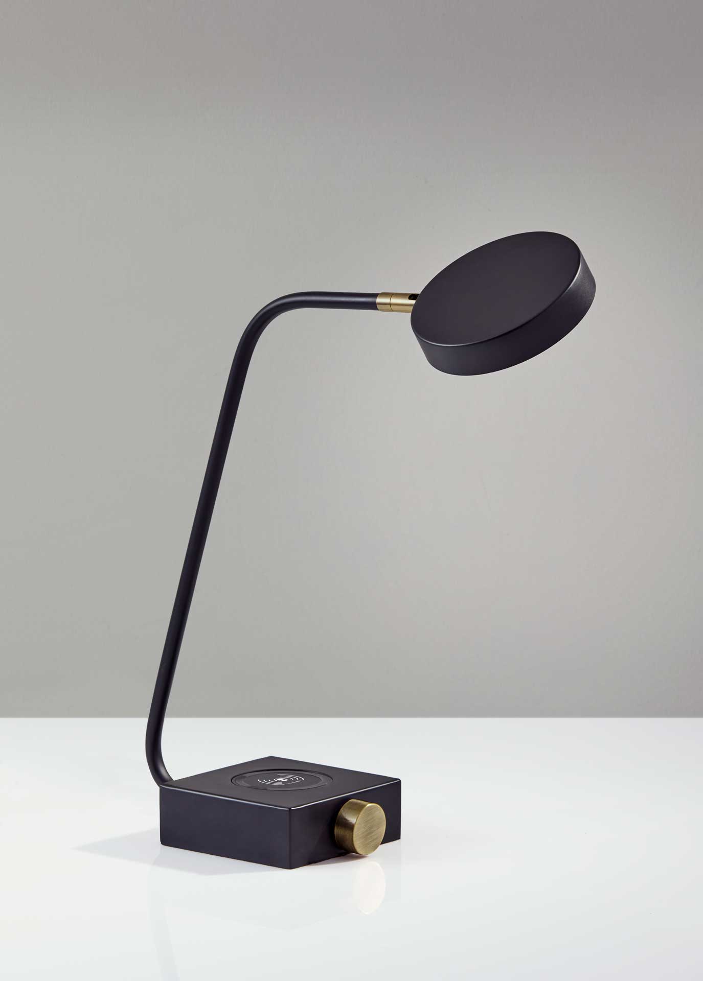 Colomiers Wireless Charge Desk Lamp Black/Brass