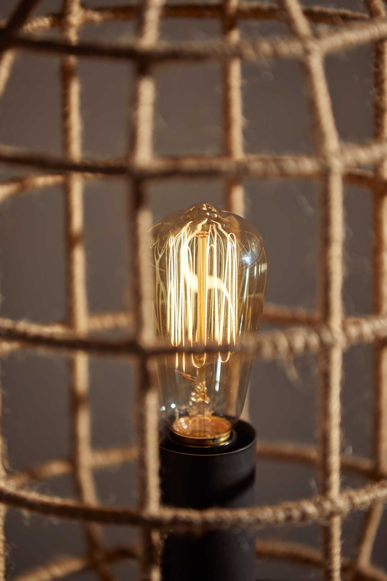 Molde Table Lamp Black/Natural