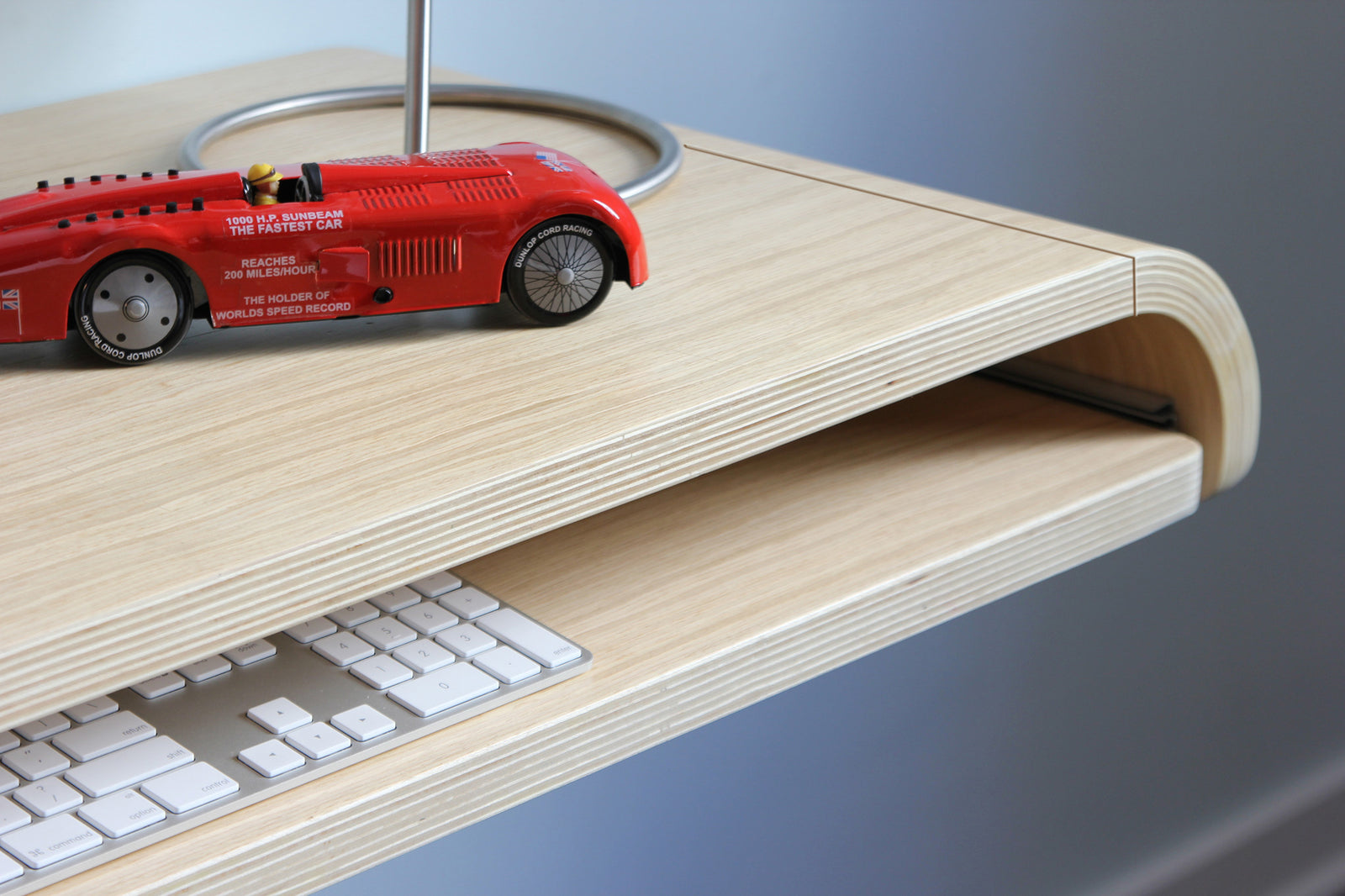 Minimal Wall Desk Rift Oak