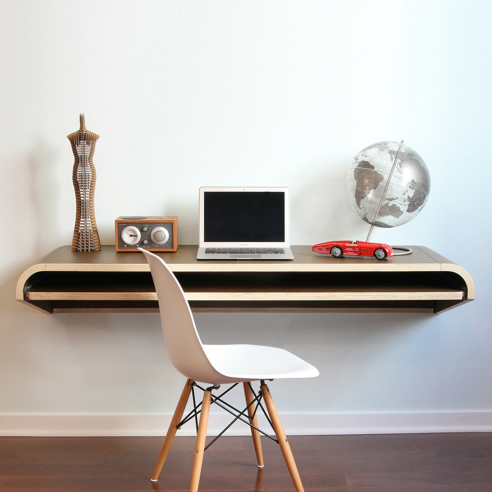 Minimal Wall Desk Walnut