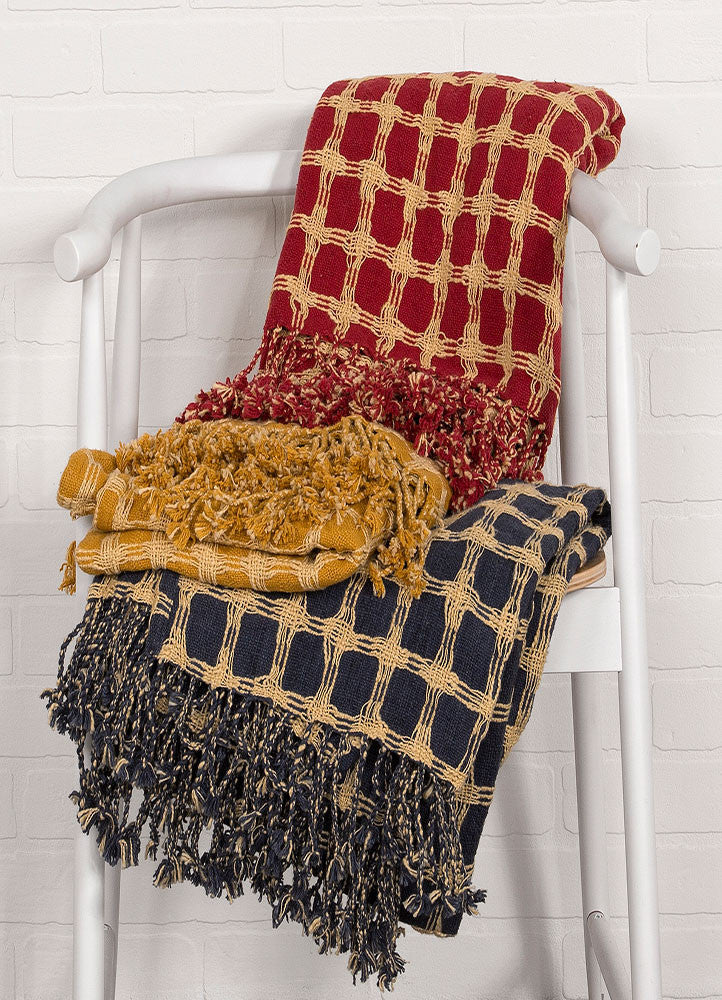 Cache Chili Pepper/Bright White Throw