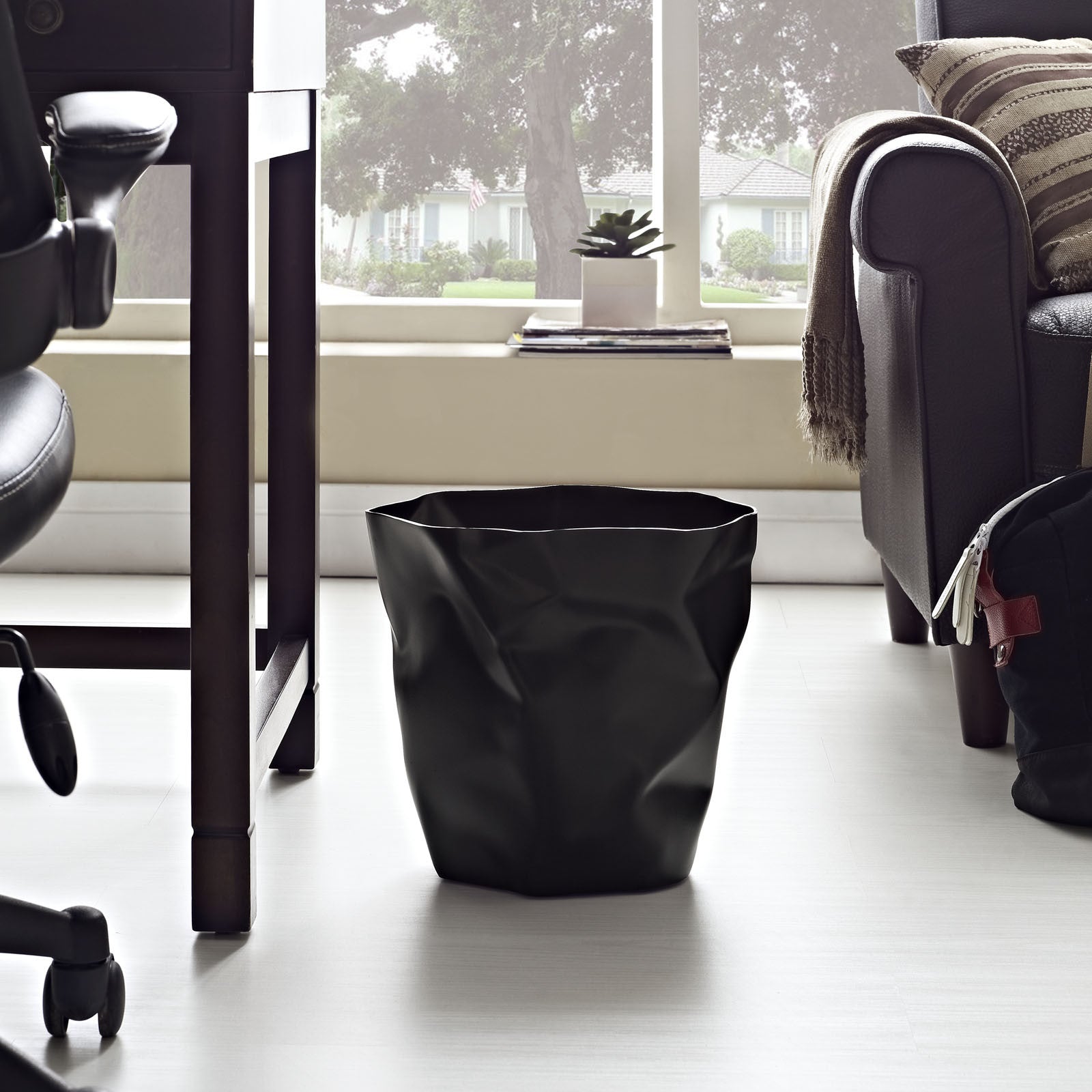 Lakh Trash Bin Black