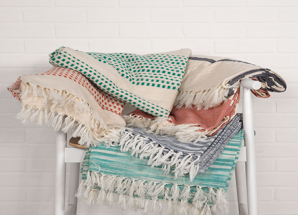 Essential Angora/Auroroa Red Throw