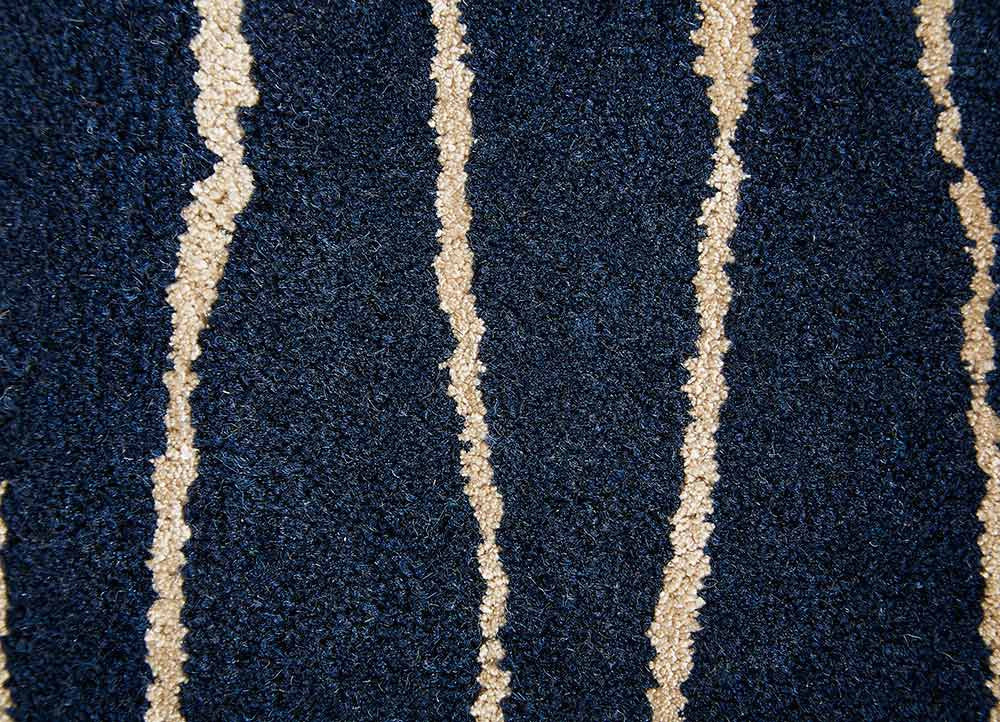 Hollis Beau Blue/White Area Rug