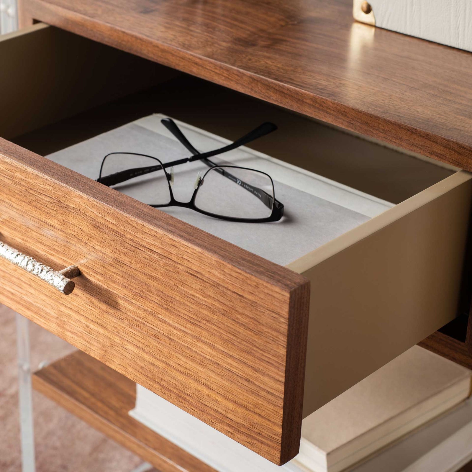 Kyler 1 Drawer Acrylic Nightstand Walnut