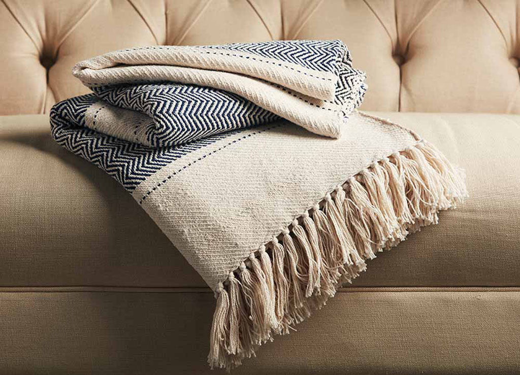 Spirit White Swan/Black Iris Throw