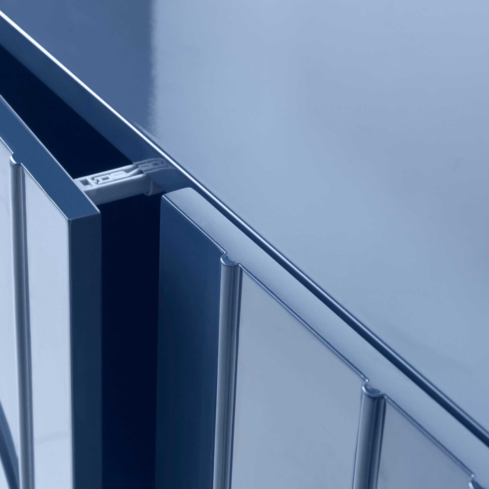 Deion Lacquer Buffet Blue