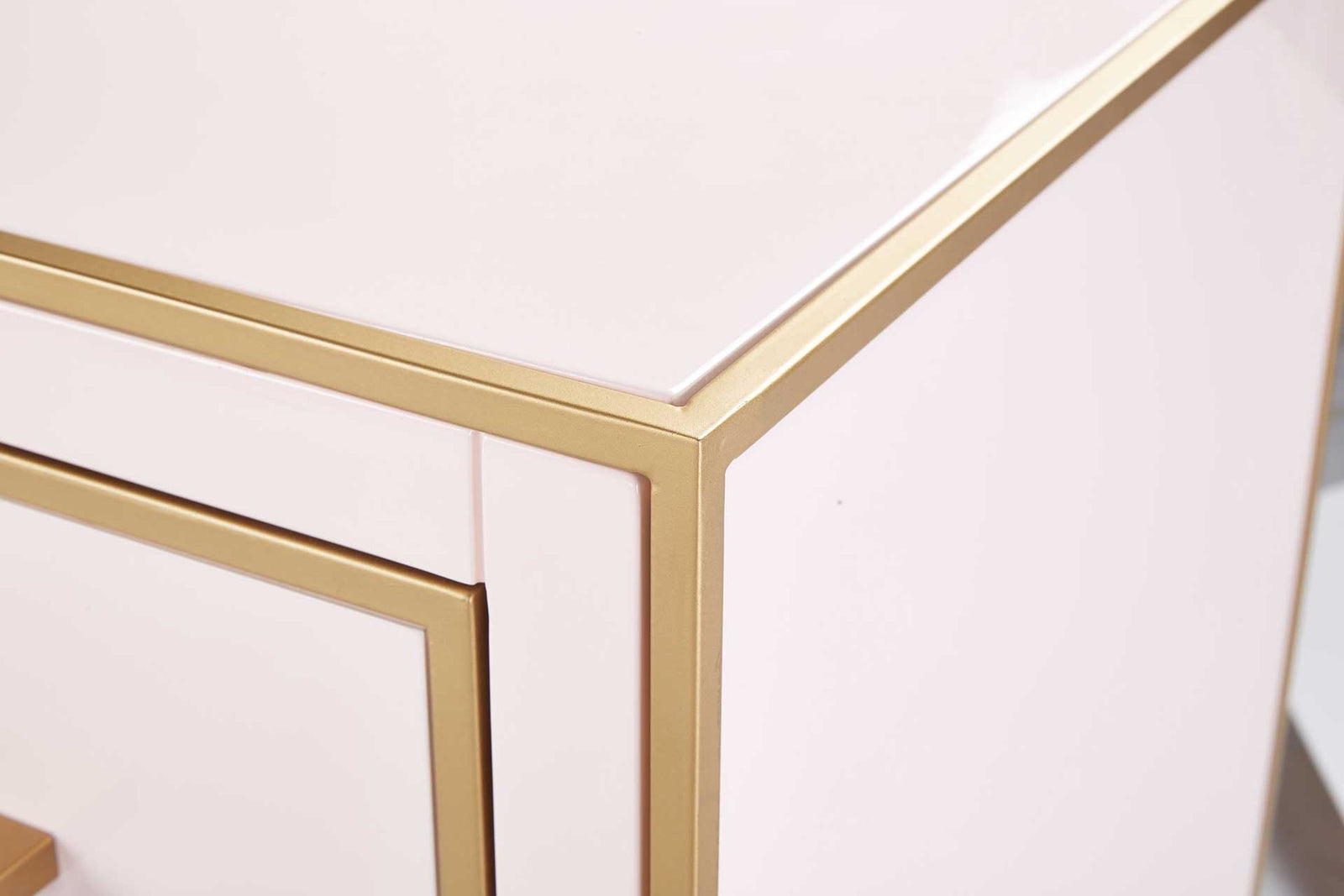 Emirah Lacquer Side Table Pink