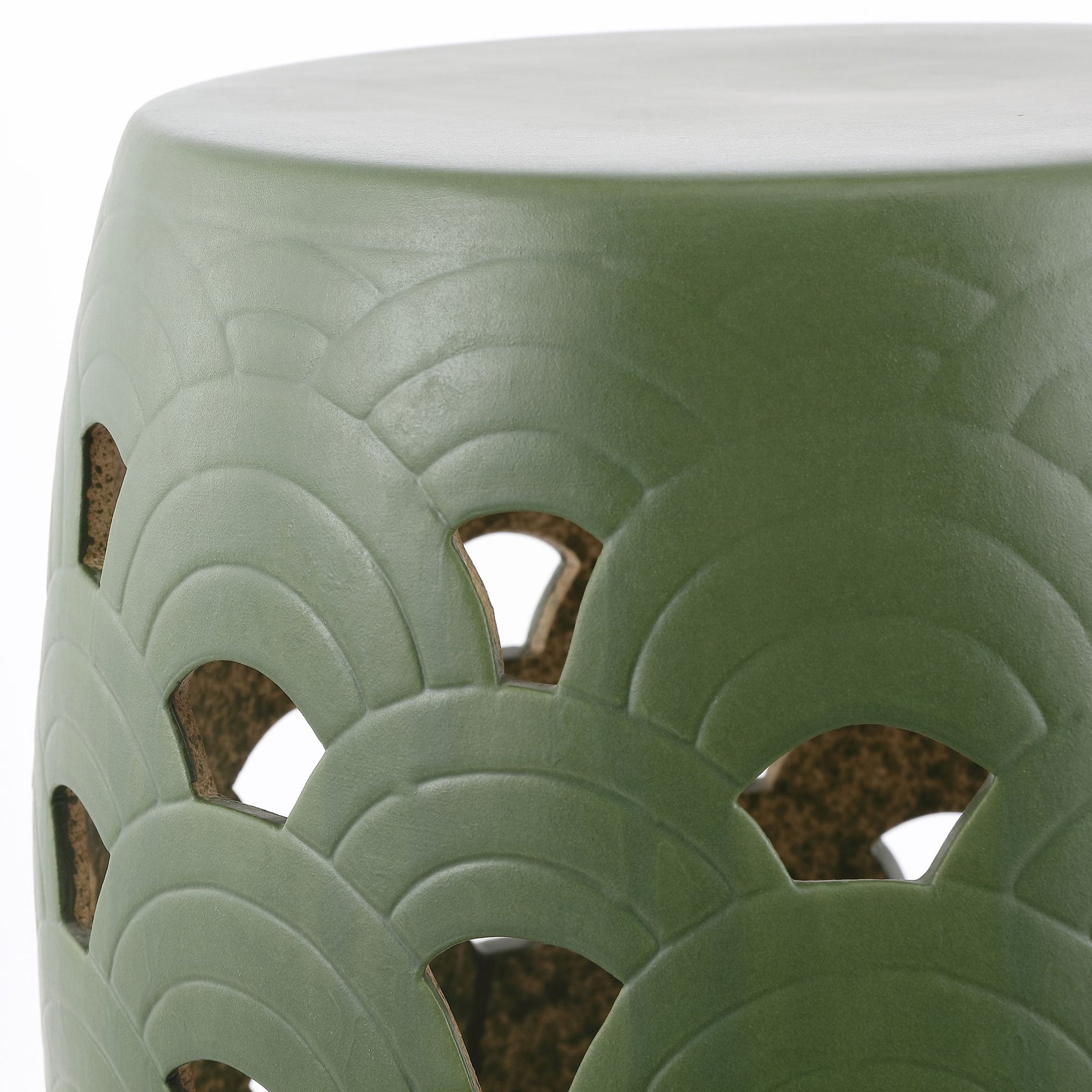 Moss green ceramic has sculpted arches and decorative open cutouts. || ACS4597B || detail_studio