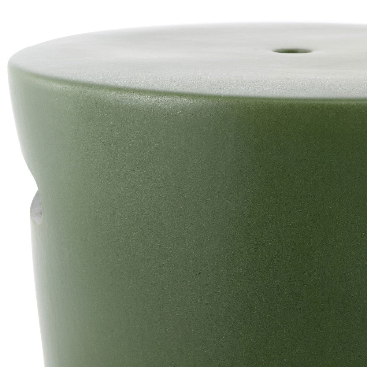 Moss-green ceramic has a smooth finish and a softly rounded seat edge || ACS4599D || detail_studio