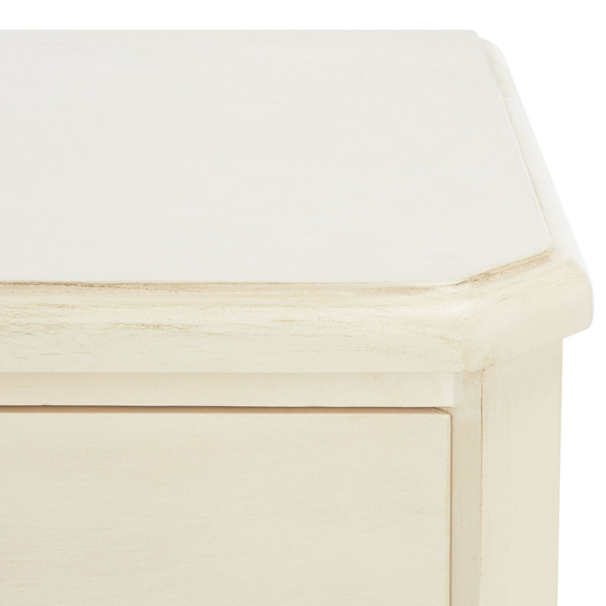 Softly clipped tabletop corners reveal subtle distressing in the warm barley finish. || AMH6629D || detail_studio