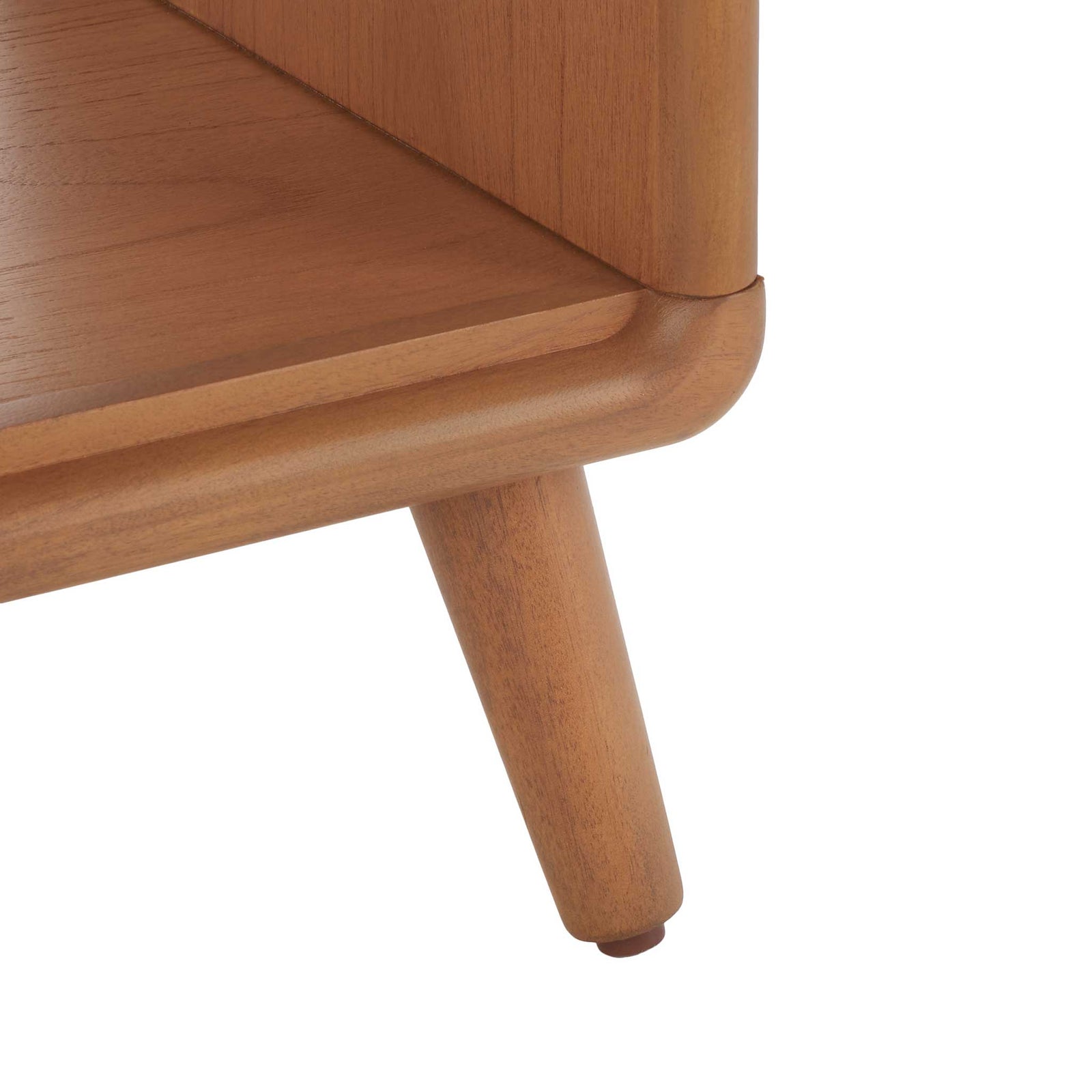 Tapered solid wood legs with rounded edges enhance the bench's refined look. || BCH5001C || leg_studio