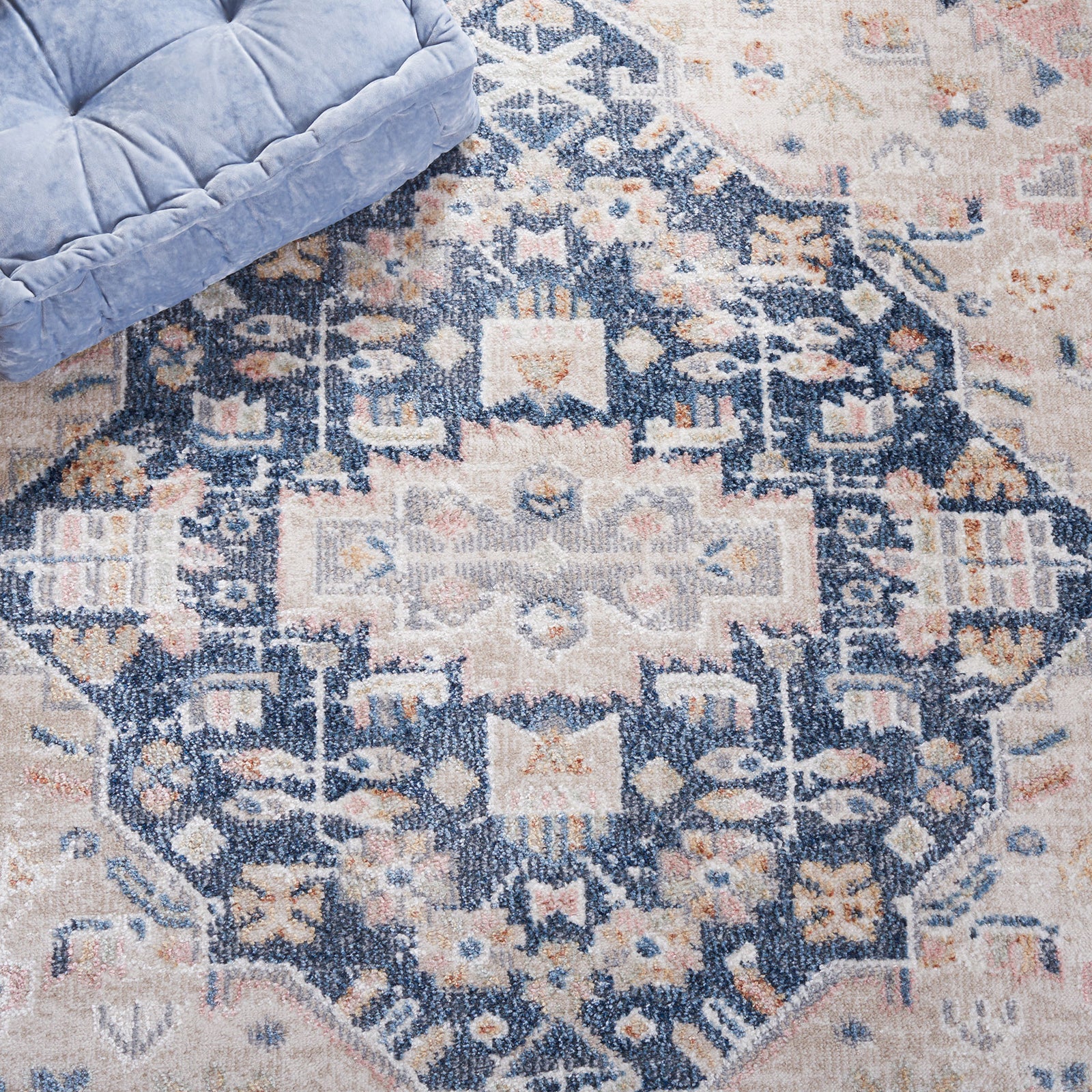 Faded medallion and ornate border create timeless character for living rooms and bedrooms. || BLR200B-5 || detail_room