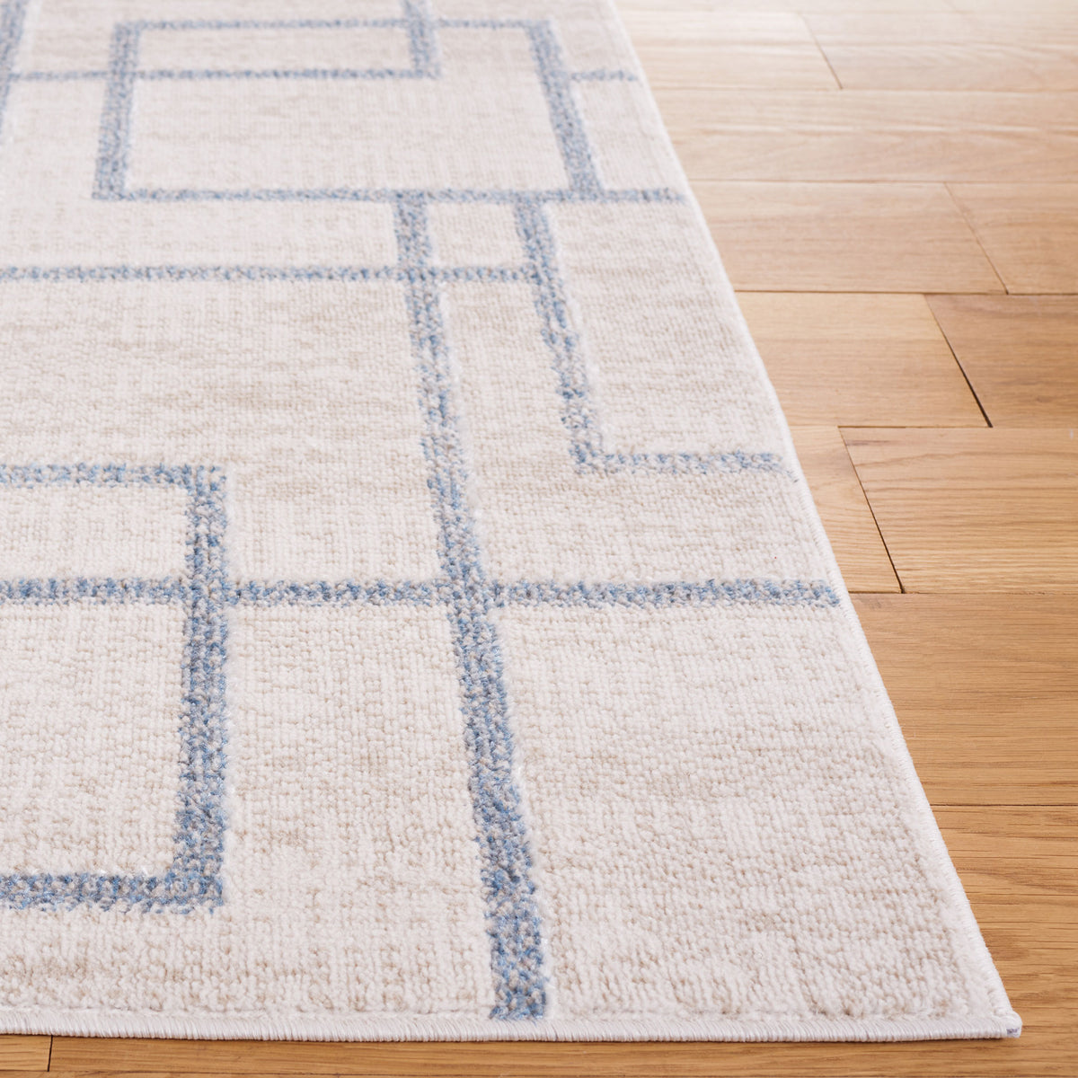 Beige and gray geometric pattern with plush texture and neatly finished edge || BLR238B-5 || corner_room