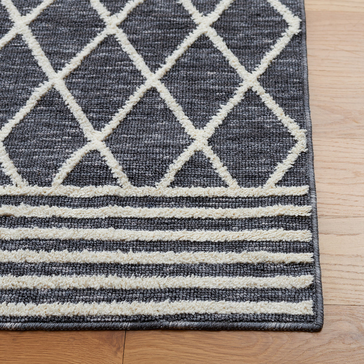 Plush diamond lattice pattern and banded edge bring texture and contrast to your space || ECR112F-5 || corner_room