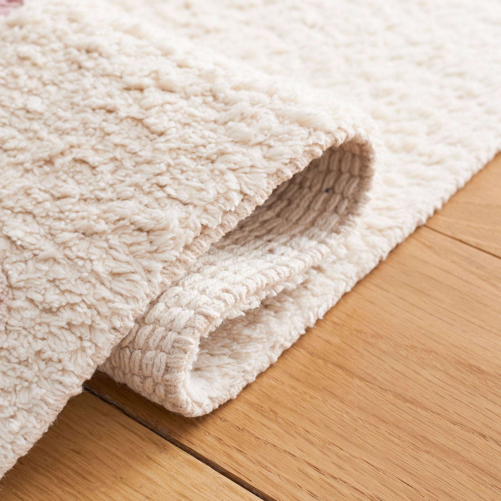 Flexible, thick weave highlights durability and plush texture || ECR212U-5 || fold_room