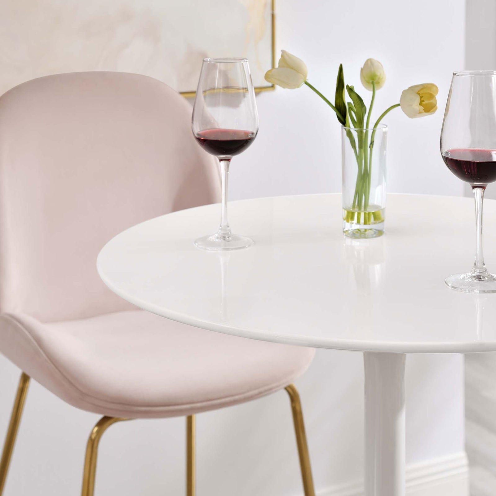 Polished white surface with beveled edge elevates bar moments with a crisp, modern touch || EEI-1825-WHI || detail_room
