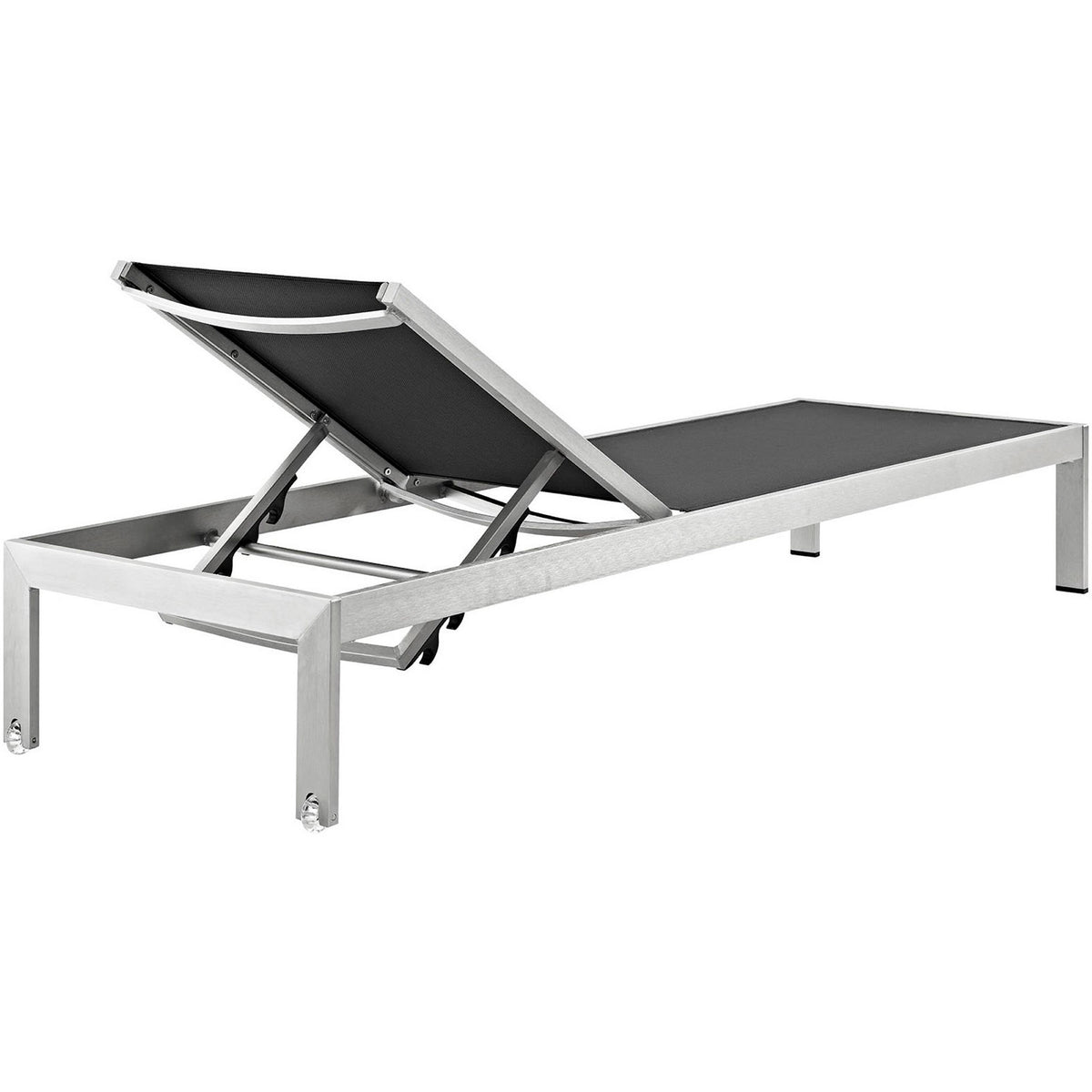 Black mesh Shore chaise highlighting the adjustable back support and sturdy anodized aluminum frame || EEI-2249-SLV-BLK || back_angle_studio