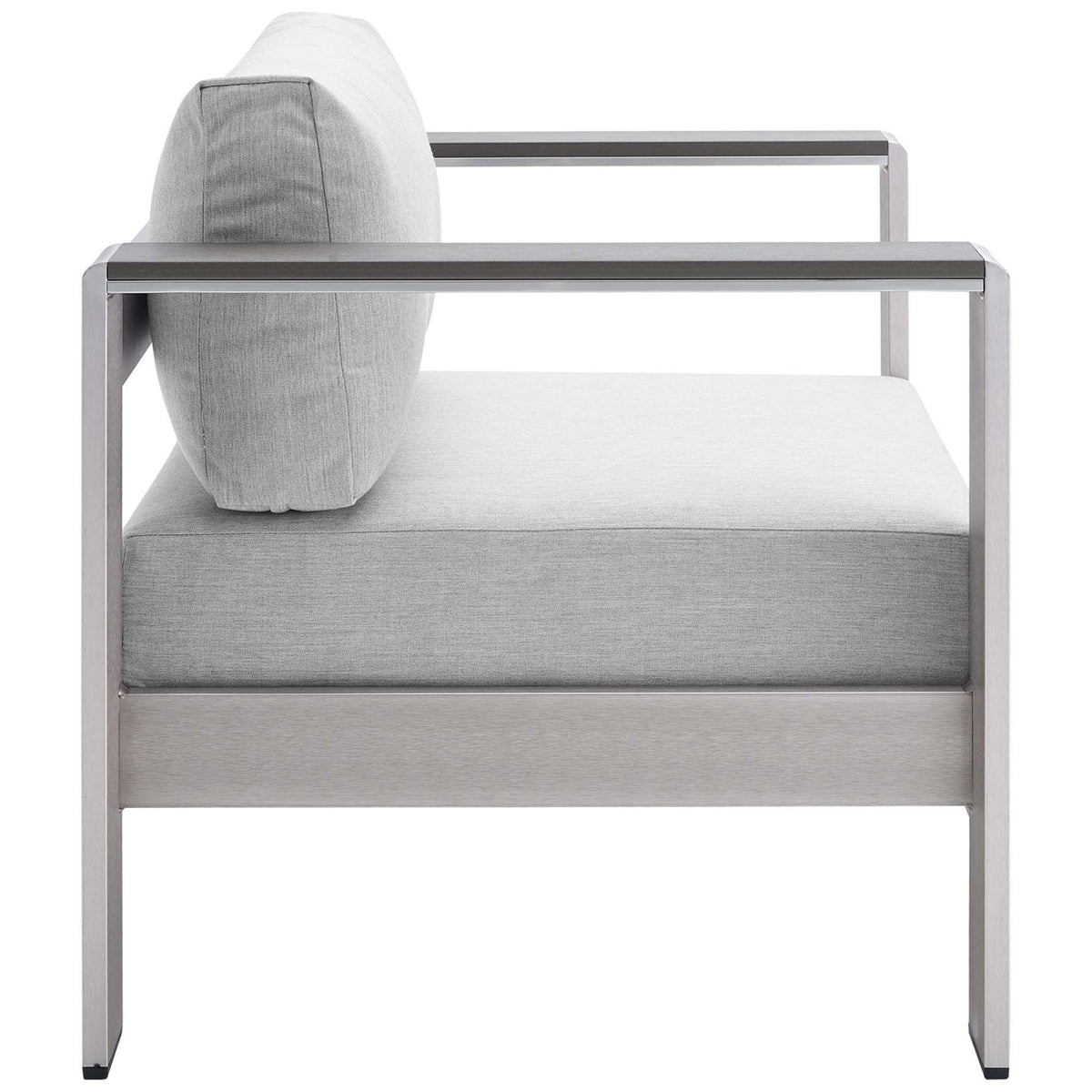 Slim armrests and deep Sunbrella(r) cushions create a sleek, lounge-ready outdoor chair || EEI-4225-SLV-GRY || side_studio