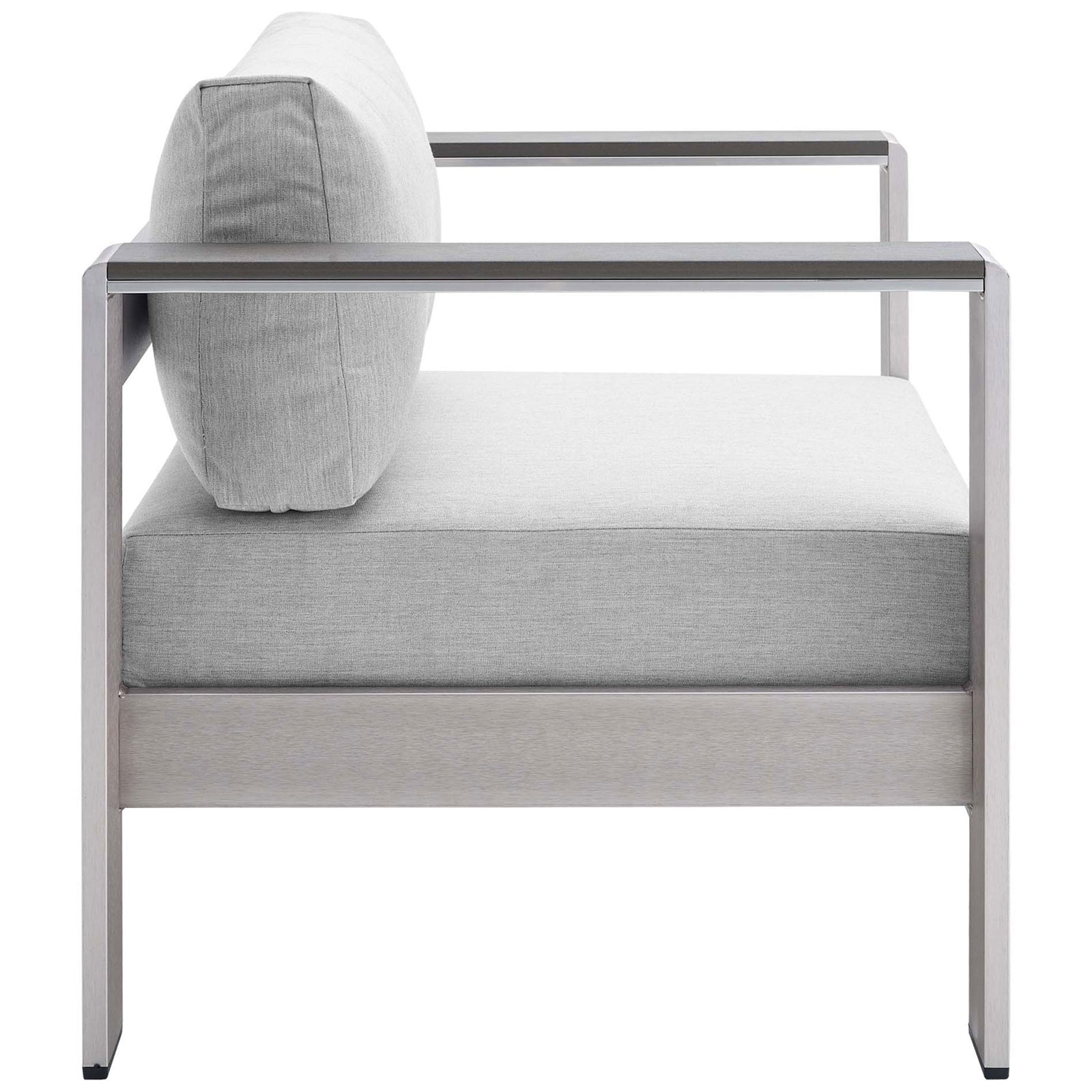 Slim armrests and deep Sunbrella(r) cushions create a sleek, lounge-ready outdoor chair || EEI-4225-SLV-GRY || side_studio