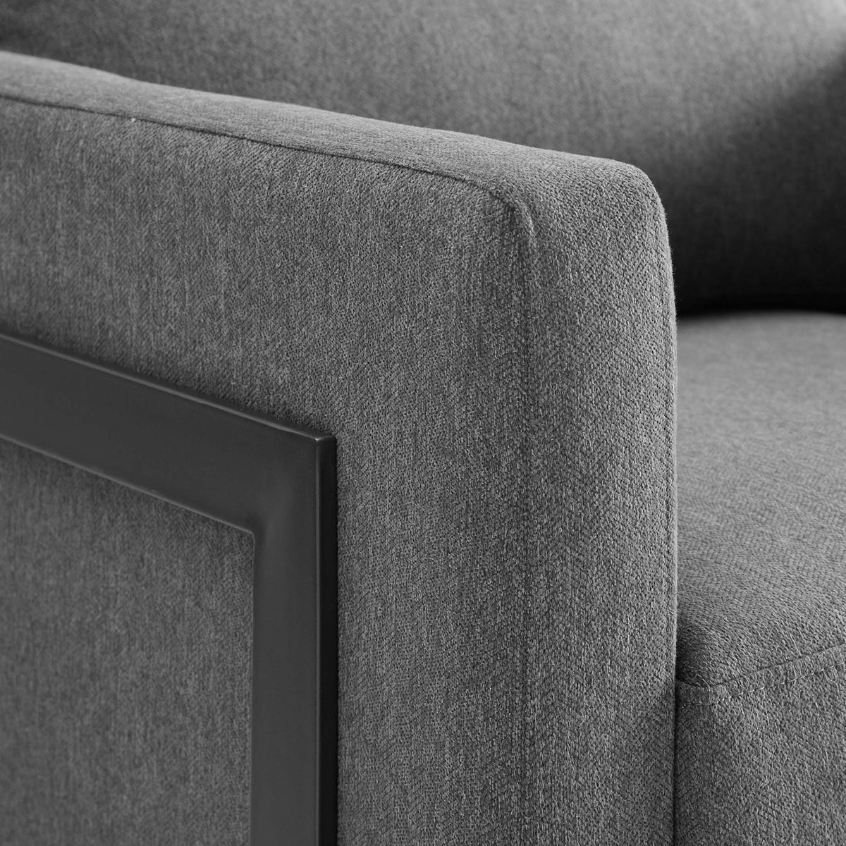 Refined stitching and crisp piping pair with the sturdy metal surround for lasting style || EEI-4391-BLK-CHA || detail_studio