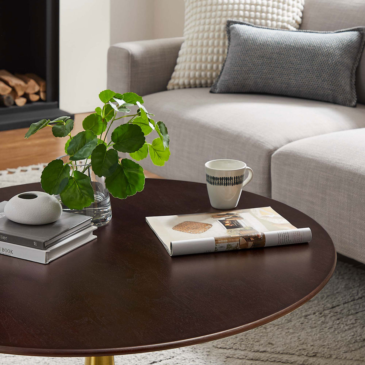 Smooth cherry walnut surface is perfect for coffee, decor, and everyday living || EEI-5244-GLD-CHE || detail_room