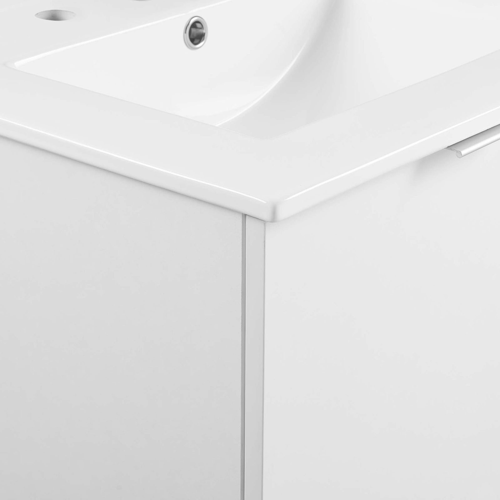 L-shaped metal pulls and smooth, easy-clean finish add a refined touch || EEI-5379-WHI-WHI || detail_studio
